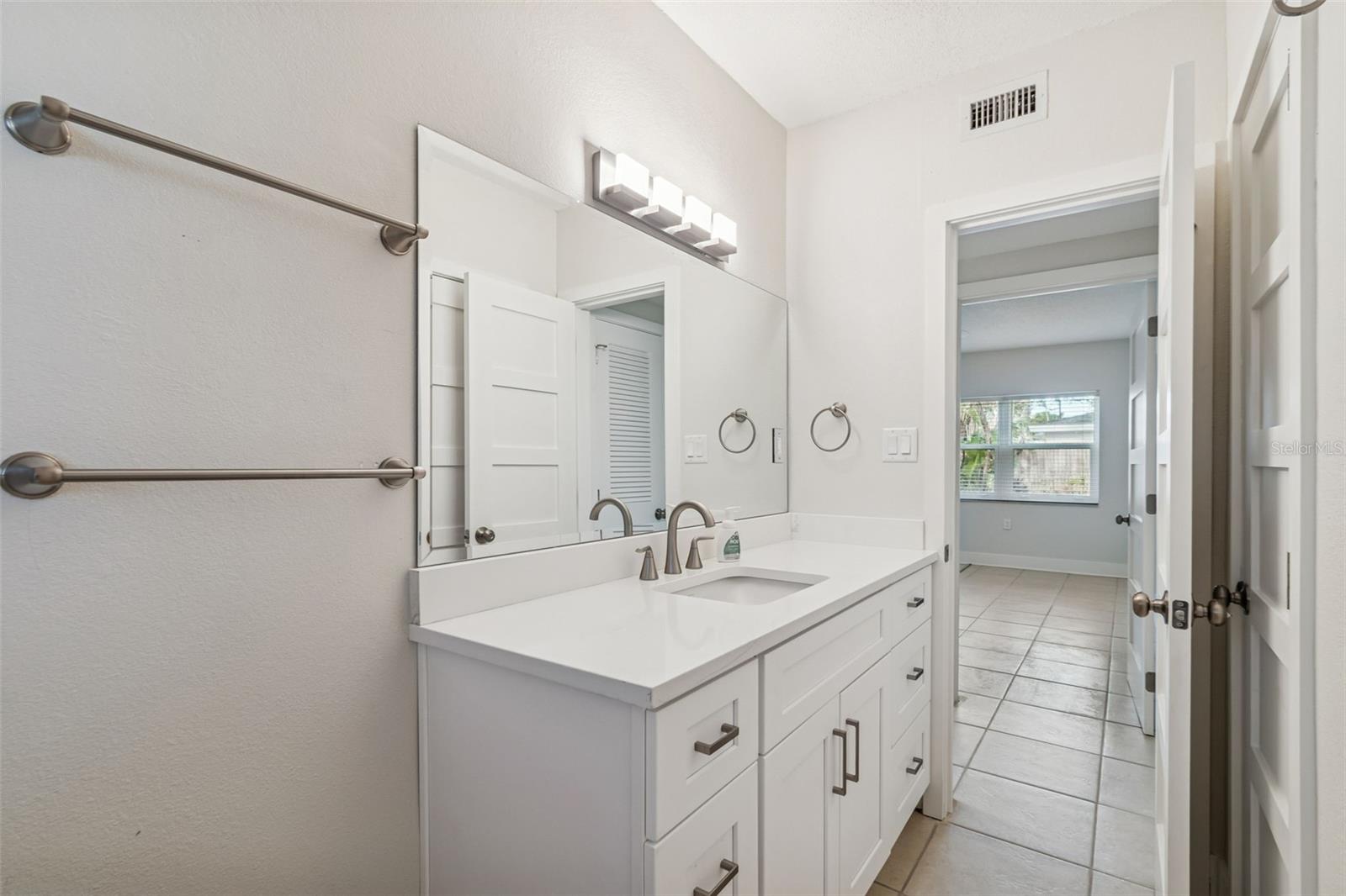 Image 12 of 45 For 300 Venetian Drive 3