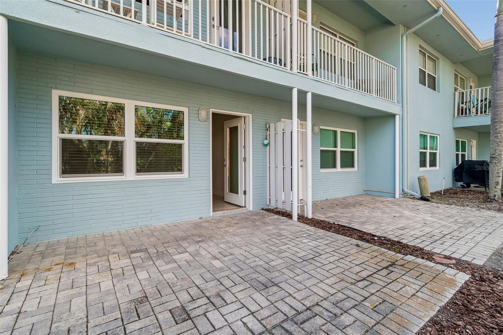 Image 21 of 45 For 300 Venetian Drive 3