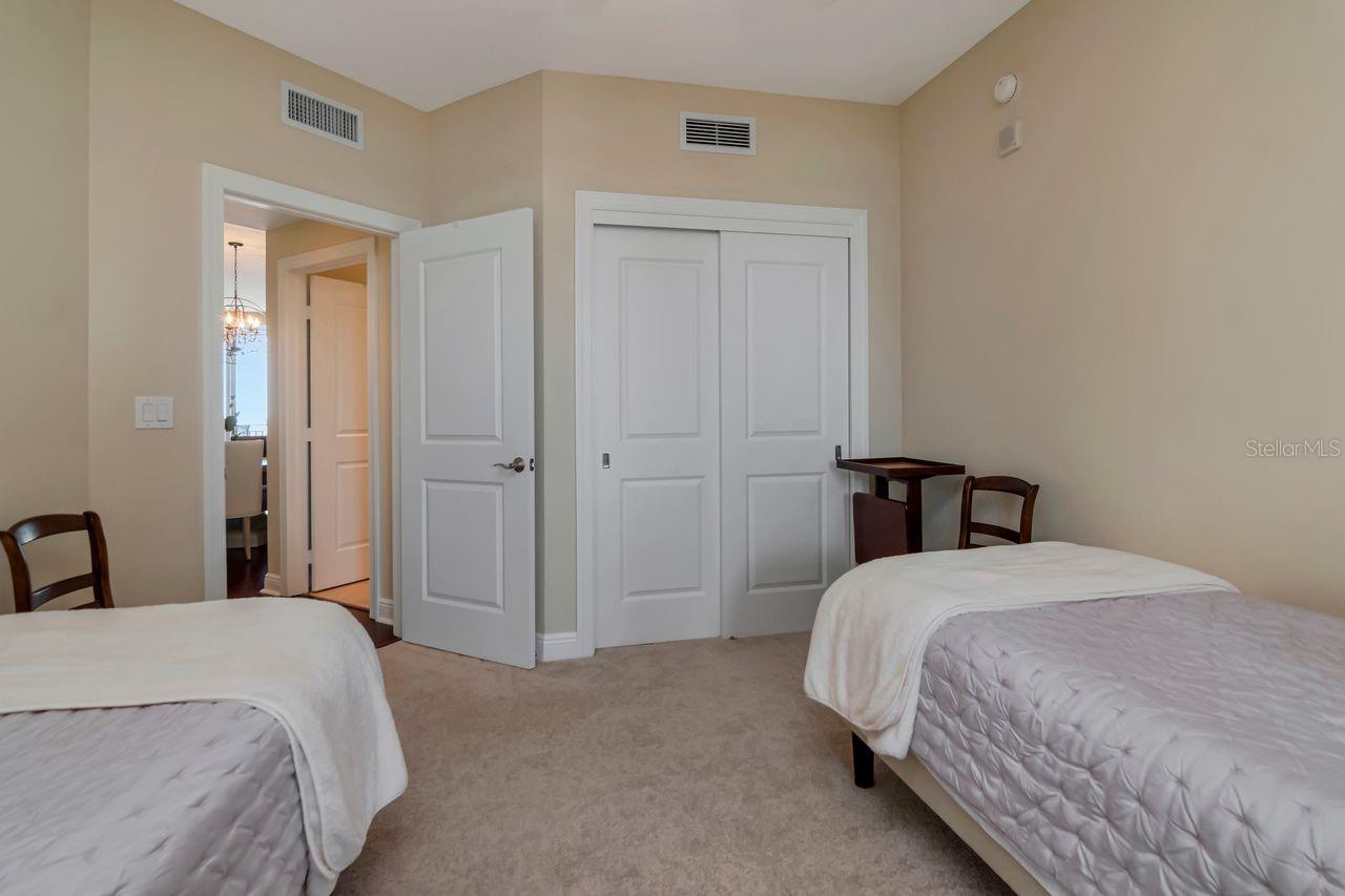 Image 26 of 70 For 5823 Bowen Daniel Drive 604