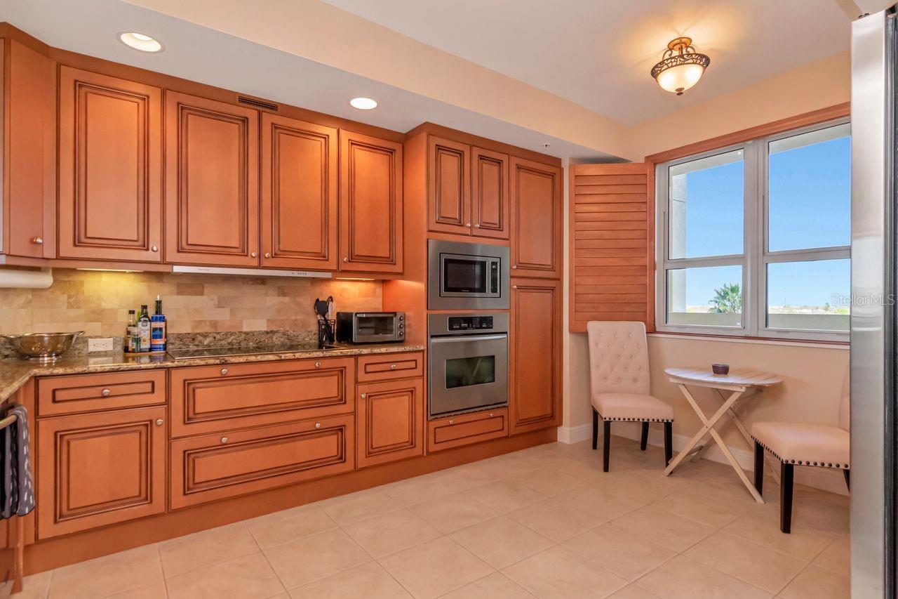 Image 9 of 70 For 5823 Bowen Daniel Drive 604