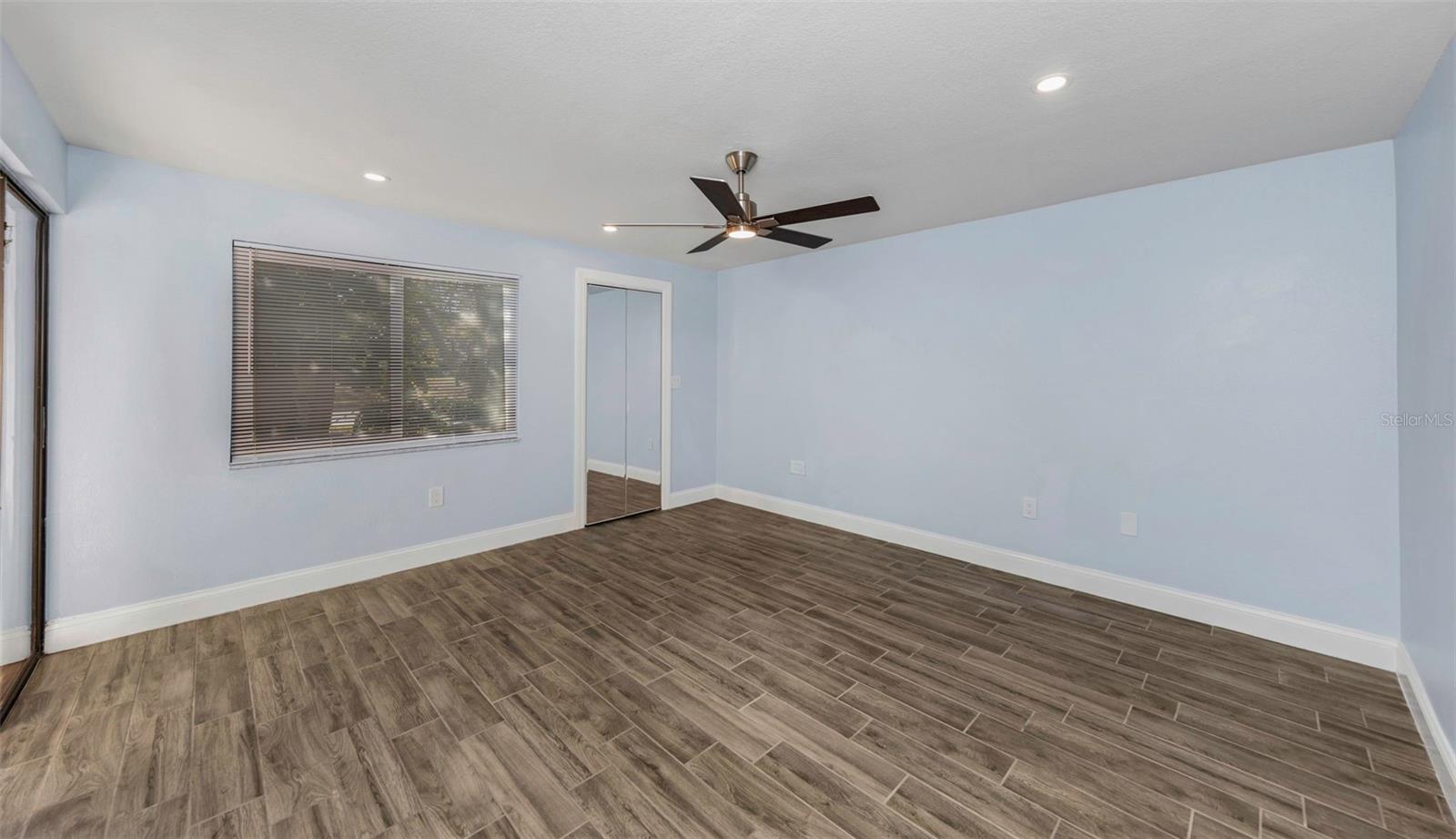 Image 12 of 33 For 122 Caryl Way 122