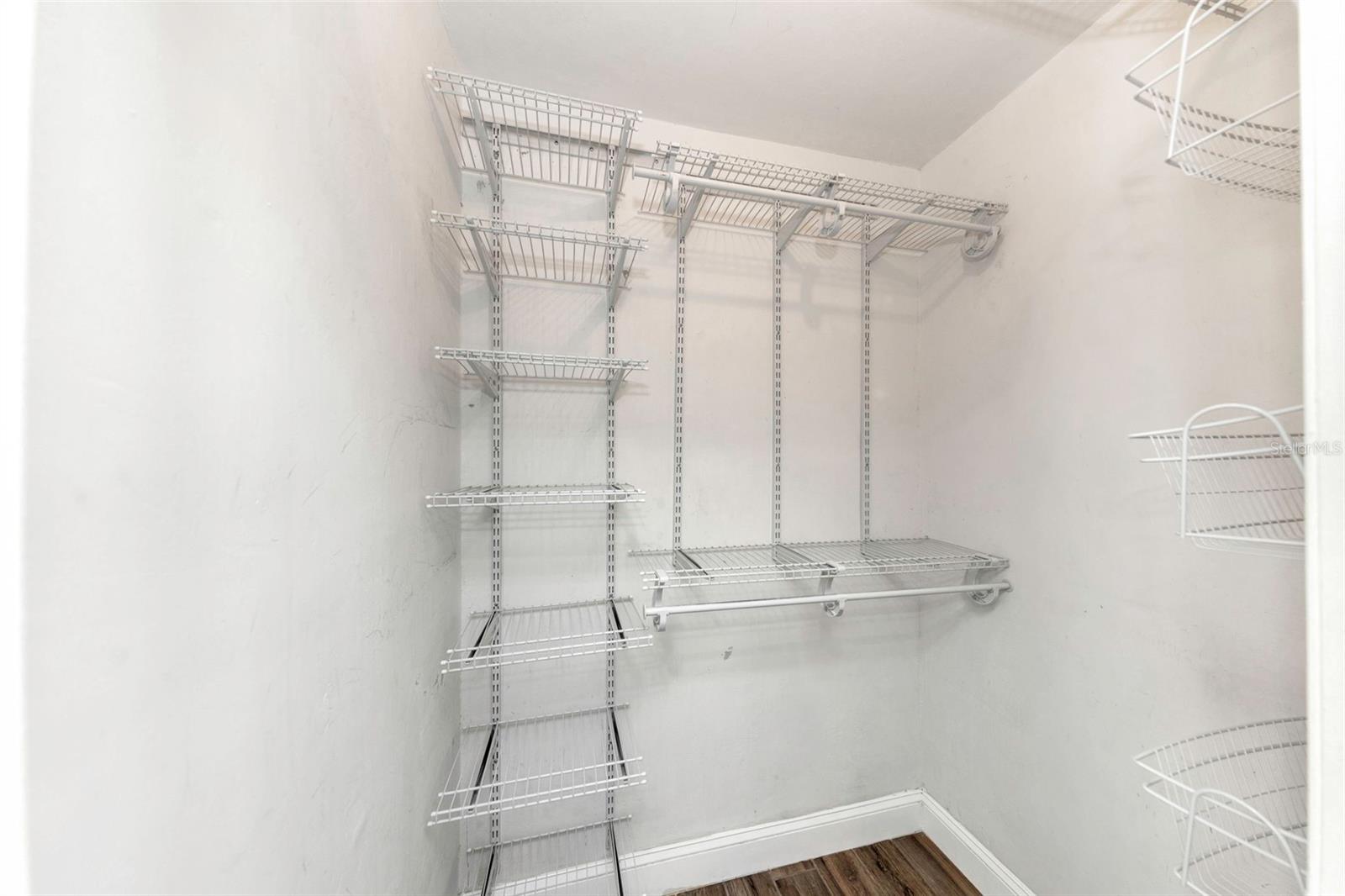 Image 14 of 33 For 122 Caryl Way 122