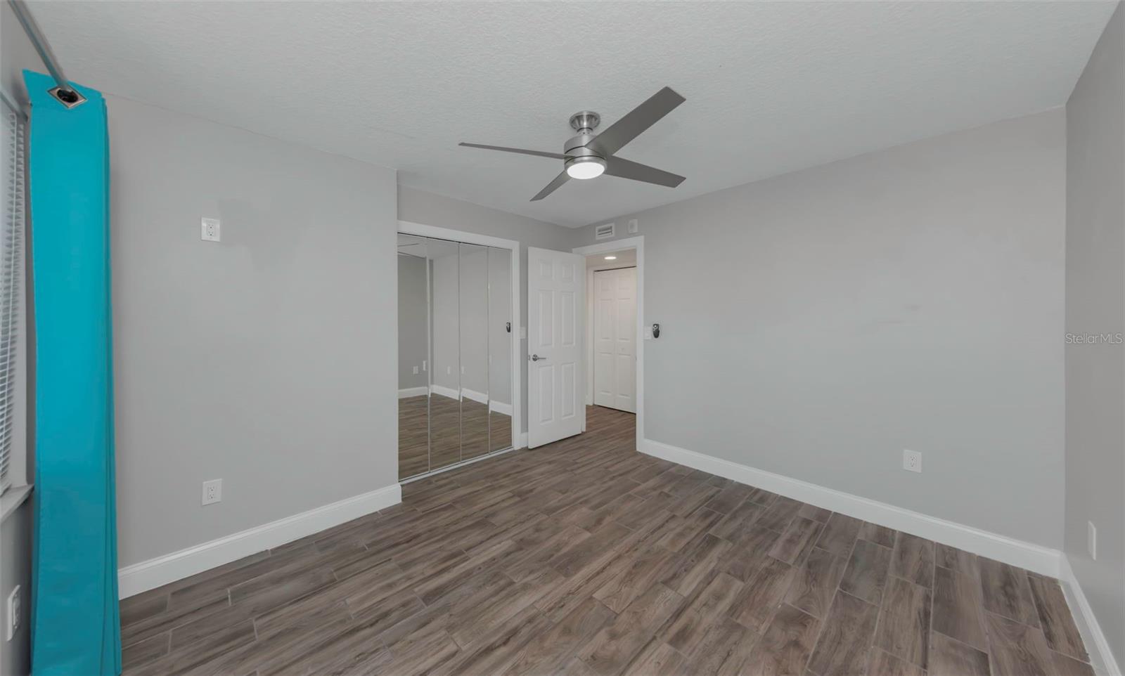 Image 16 of 33 For 122 Caryl Way 122