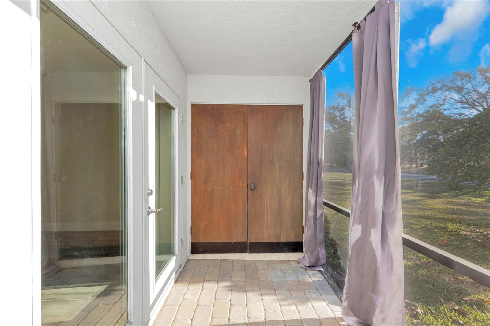 Image 20 of 33 For 122 Caryl Way 122