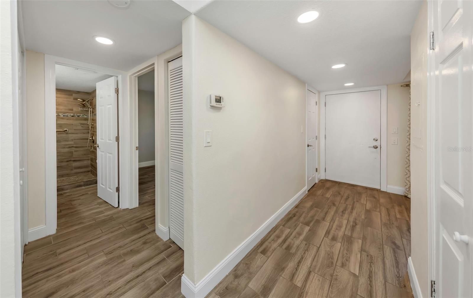 Image 5 of 33 For 122 Caryl Way 122