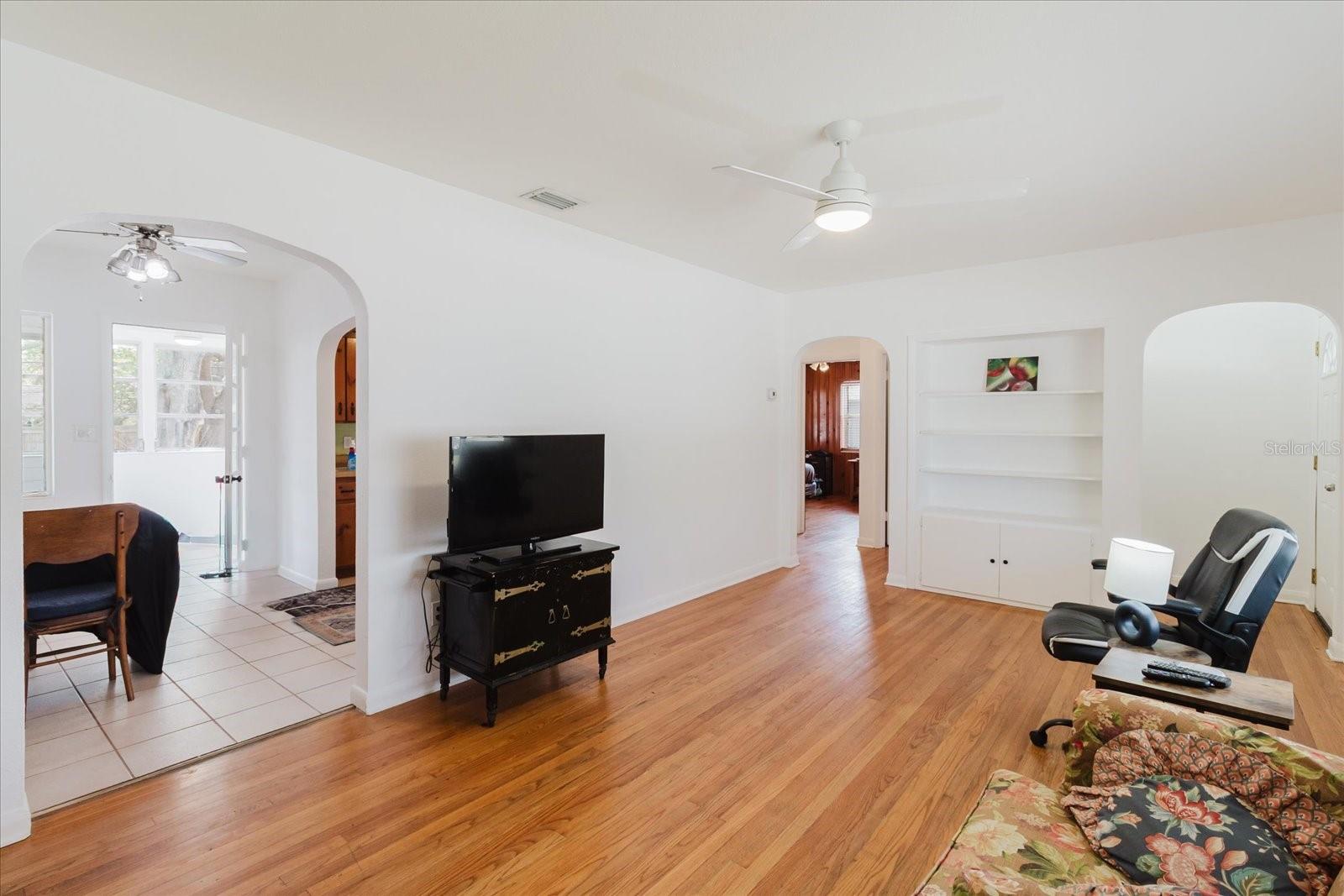 Image 9 of 30 For 103 Meteor Avenue