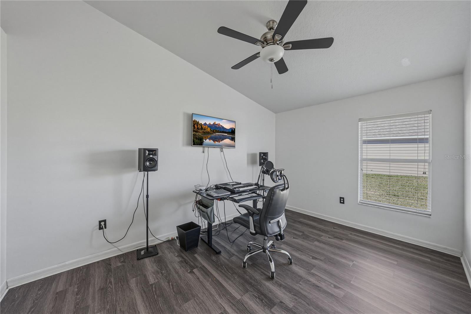 Image 12 of 70 For 7845 Merchantville Circle