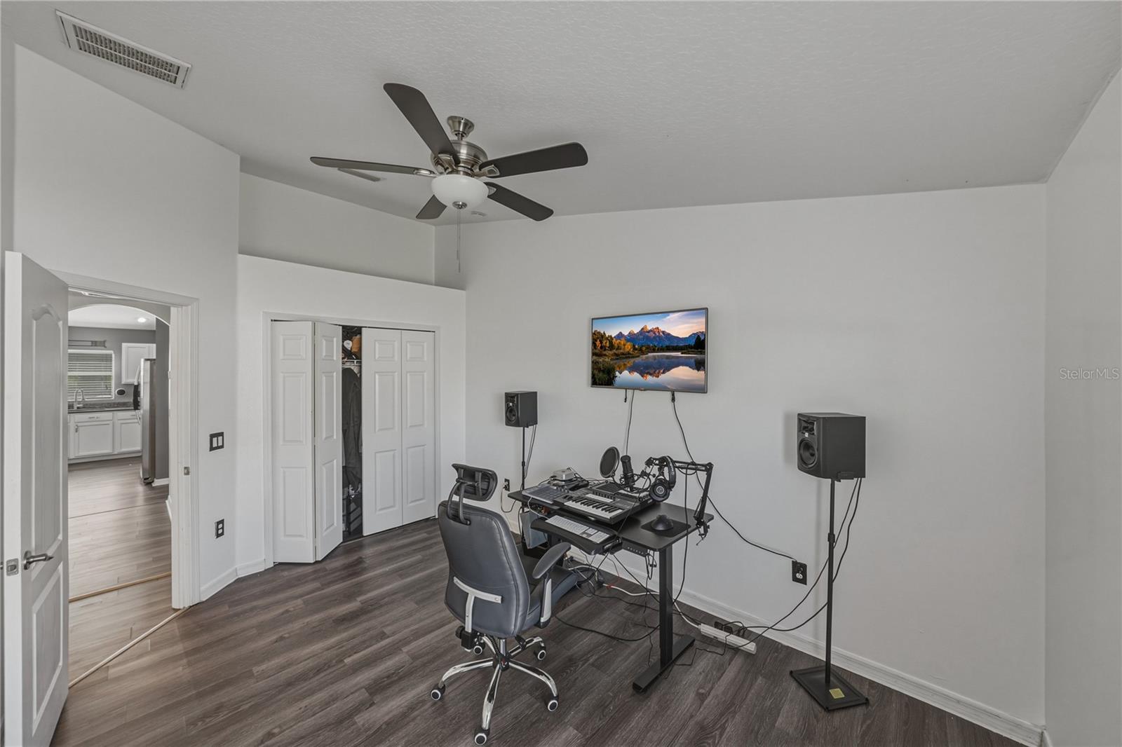 Image 13 of 70 For 7845 Merchantville Circle