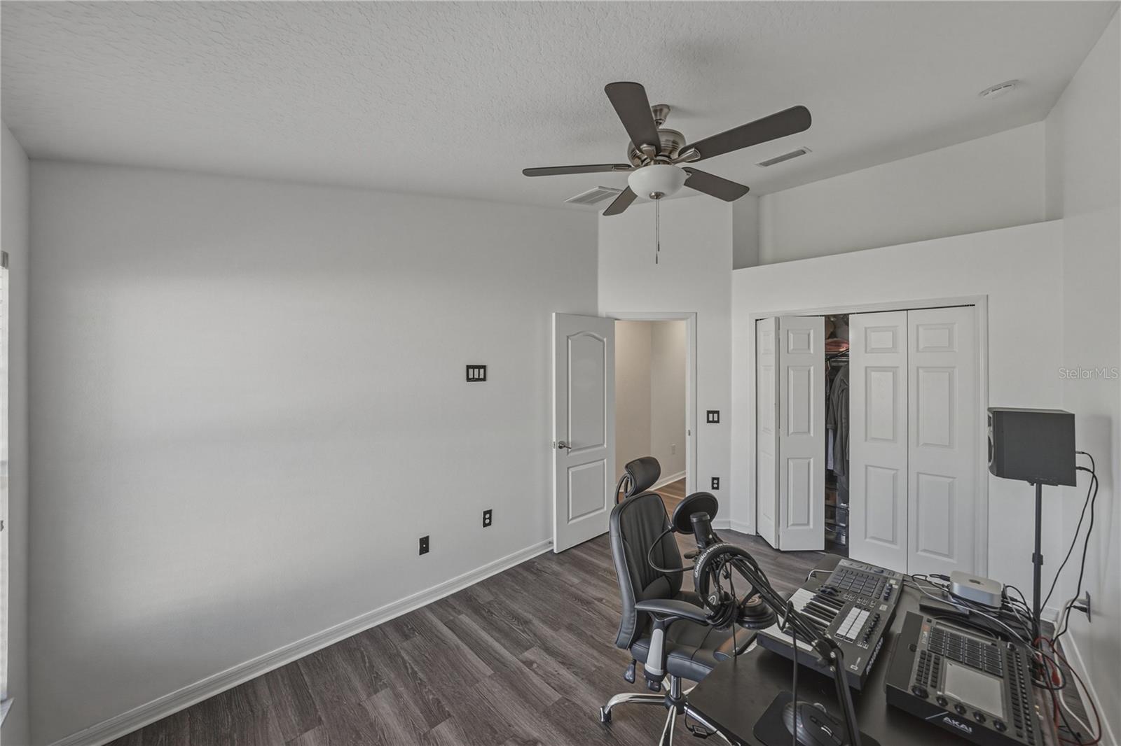 Image 14 of 70 For 7845 Merchantville Circle