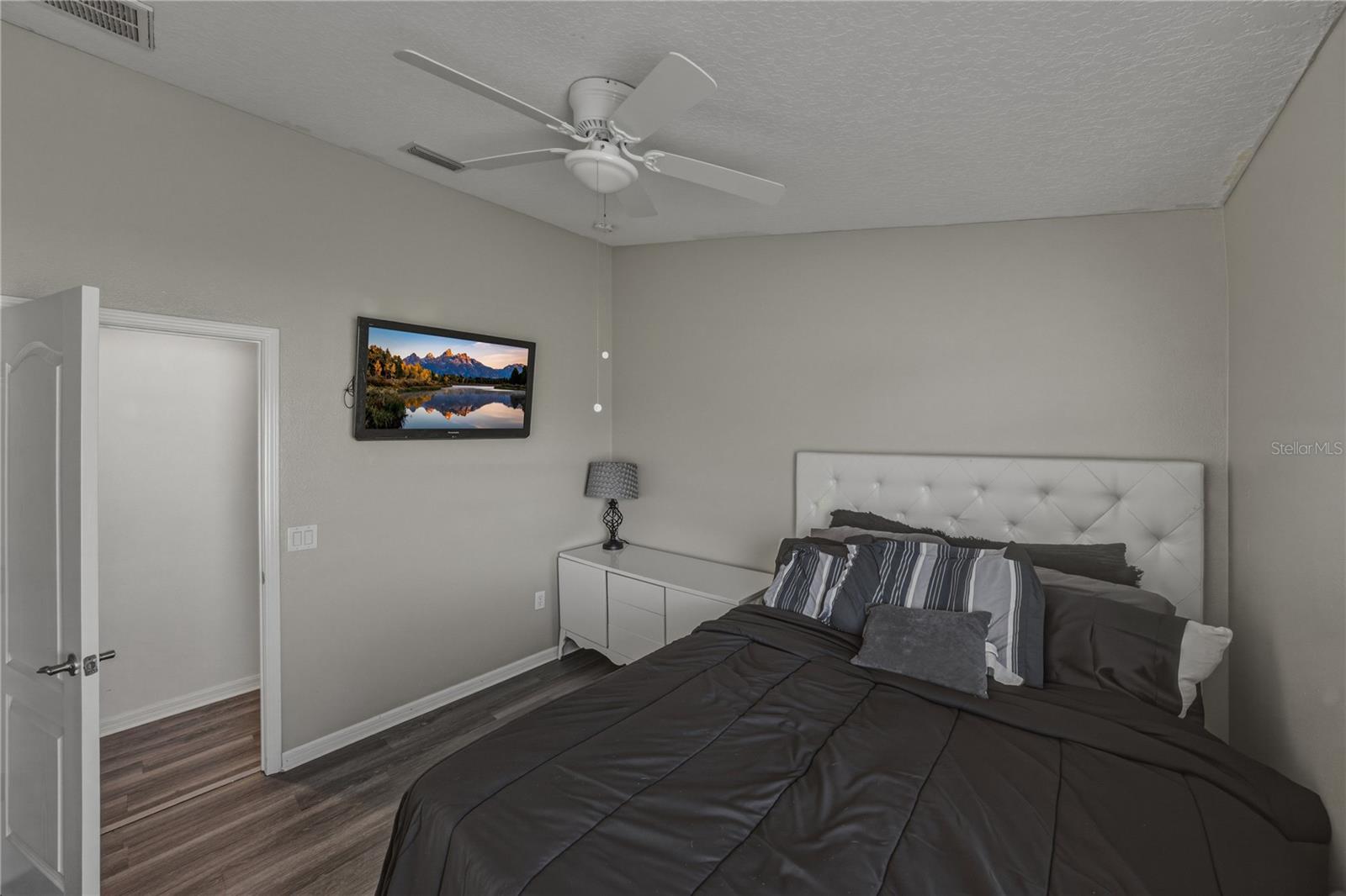 Image 18 of 70 For 7845 Merchantville Circle