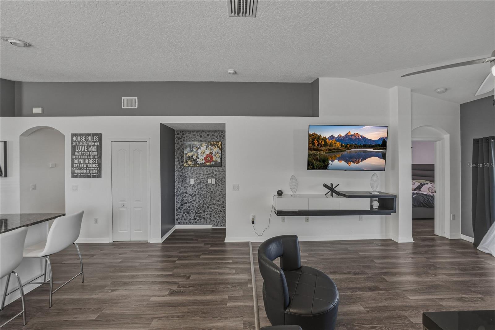 Image 32 of 70 For 7845 Merchantville Circle