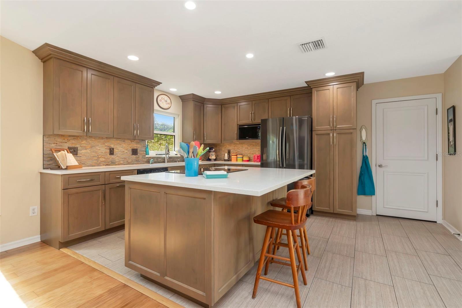 Image 24 of 48 For 13528 Avista Drive