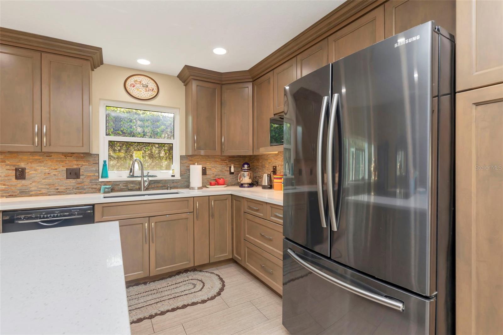 Image 26 of 48 For 13528 Avista Drive