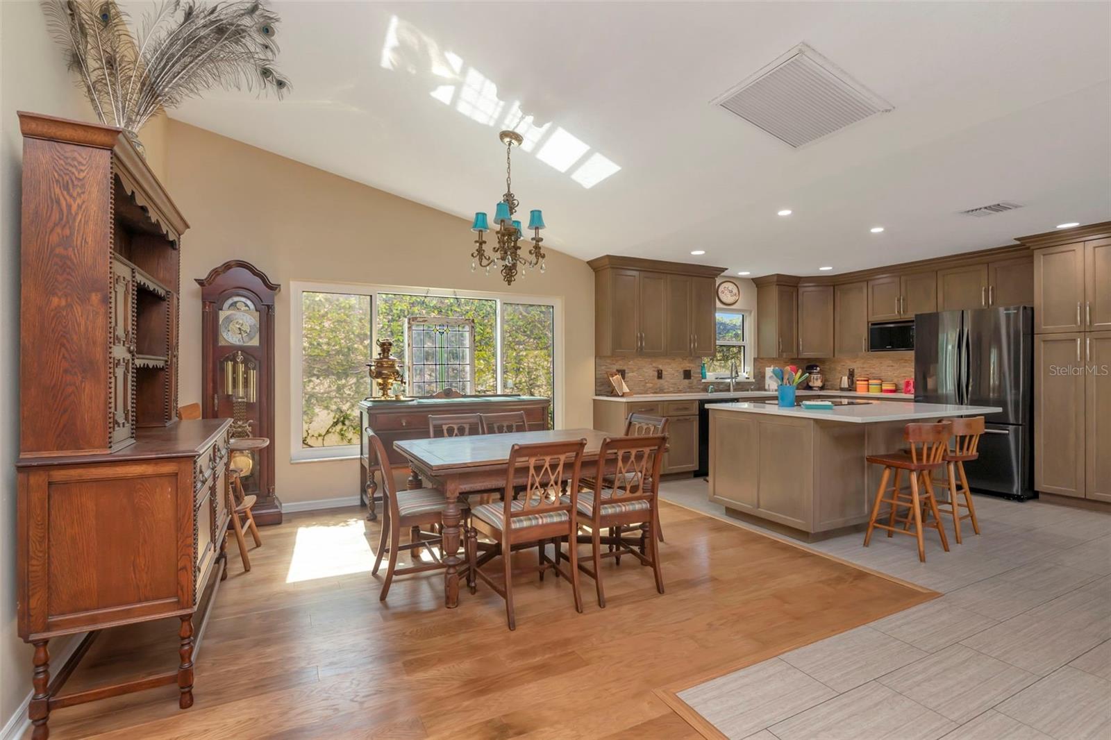 Image 28 of 48 For 13528 Avista Drive