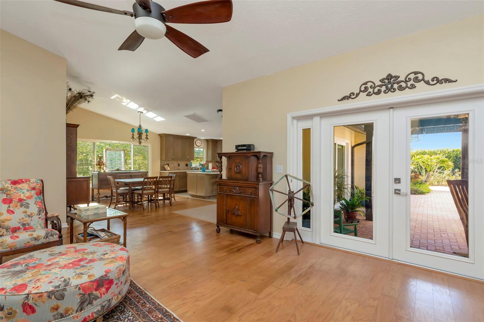 Image 34 of 48 For 13528 Avista Drive