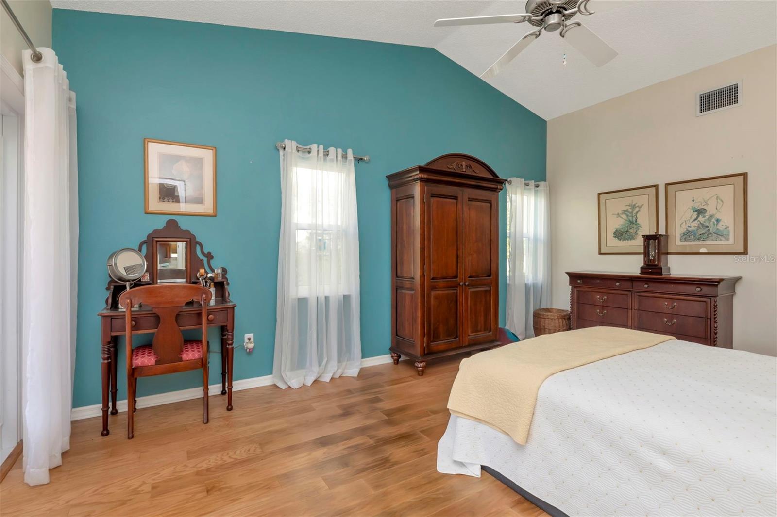 Image 36 of 48 For 13528 Avista Drive