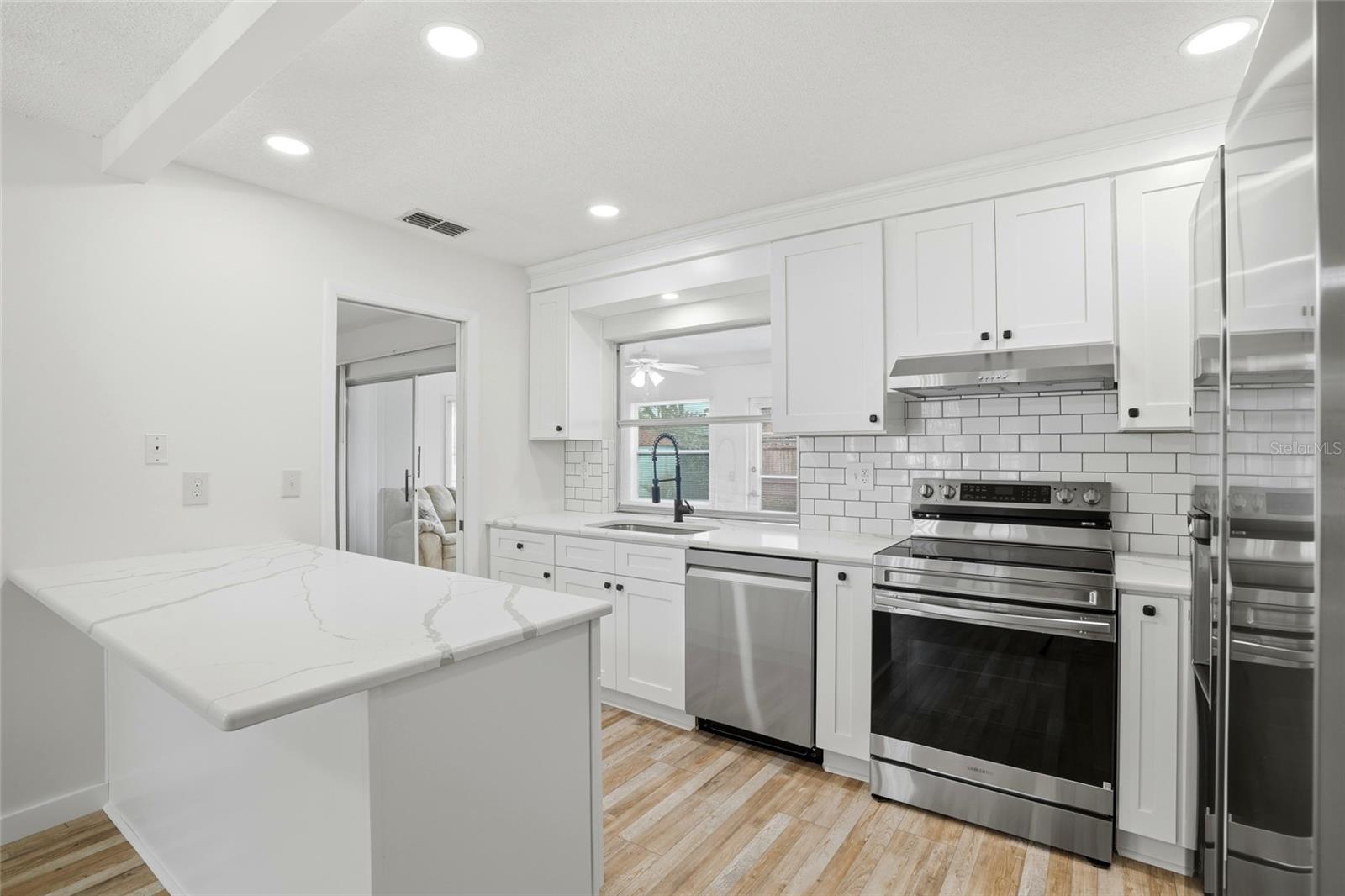 Image 10 of 34 For 1978 Radcliffe Drive N