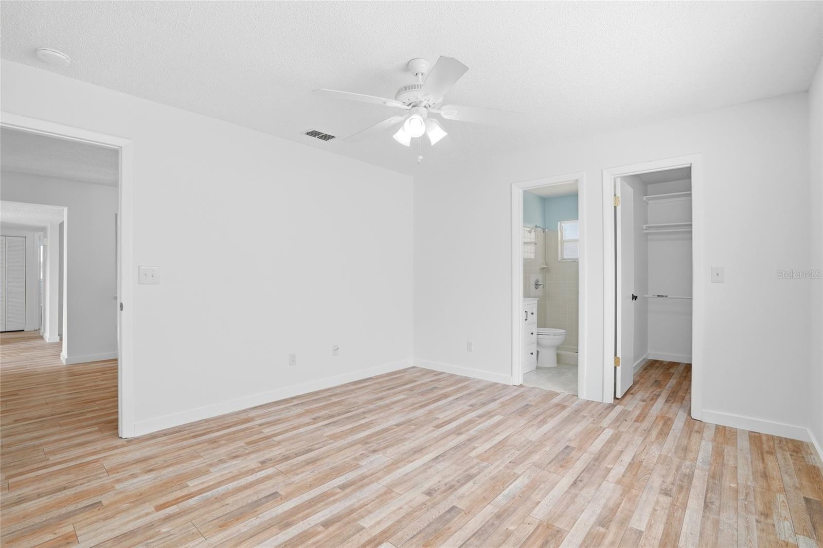 Image 15 of 34 For 1978 Radcliffe Drive N