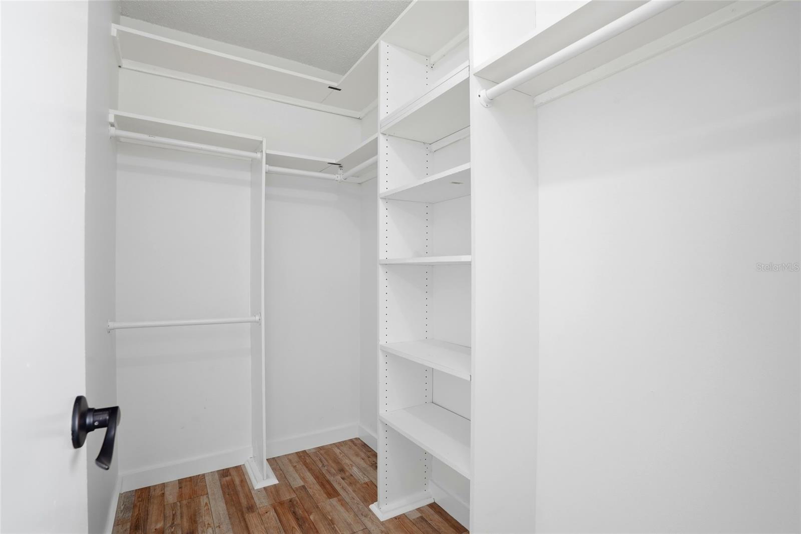 Image 17 of 34 For 1978 Radcliffe Drive N