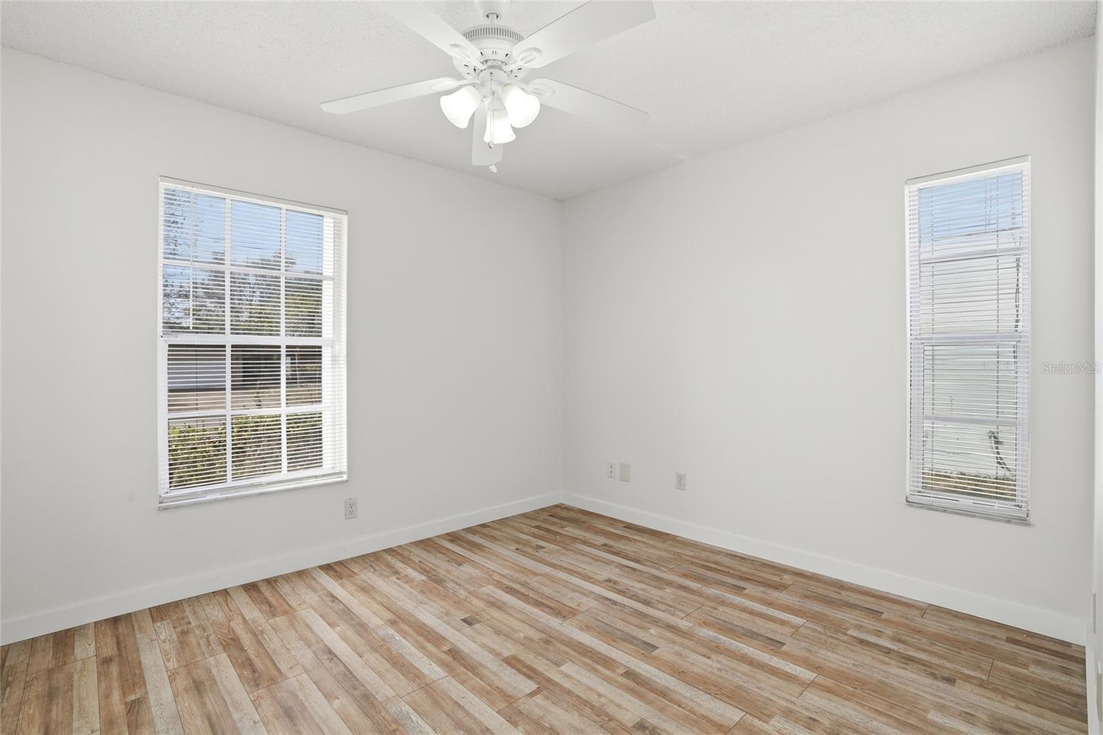 Image 19 of 34 For 1978 Radcliffe Drive N