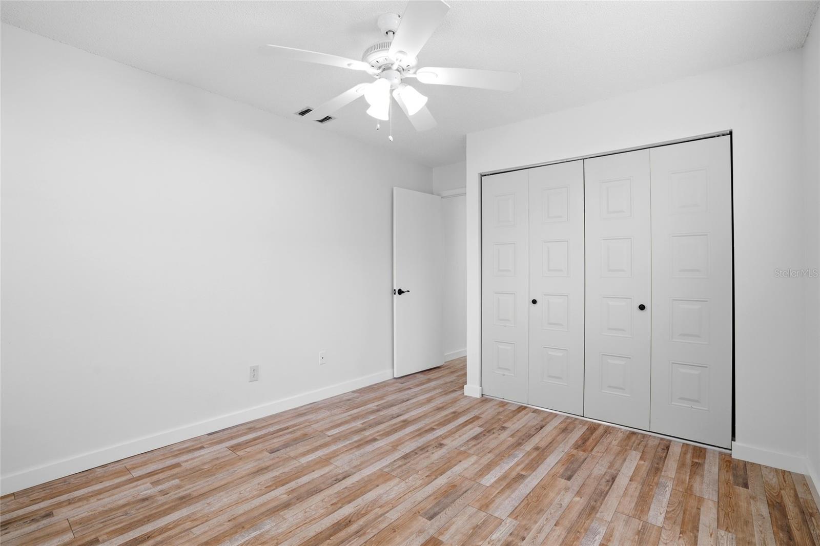 Image 24 of 34 For 1978 Radcliffe Drive N