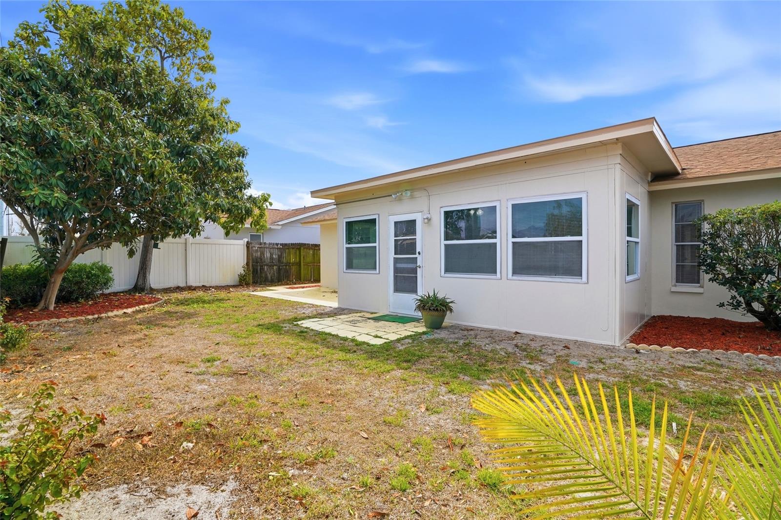 Image 28 of 34 For 1978 Radcliffe Drive N