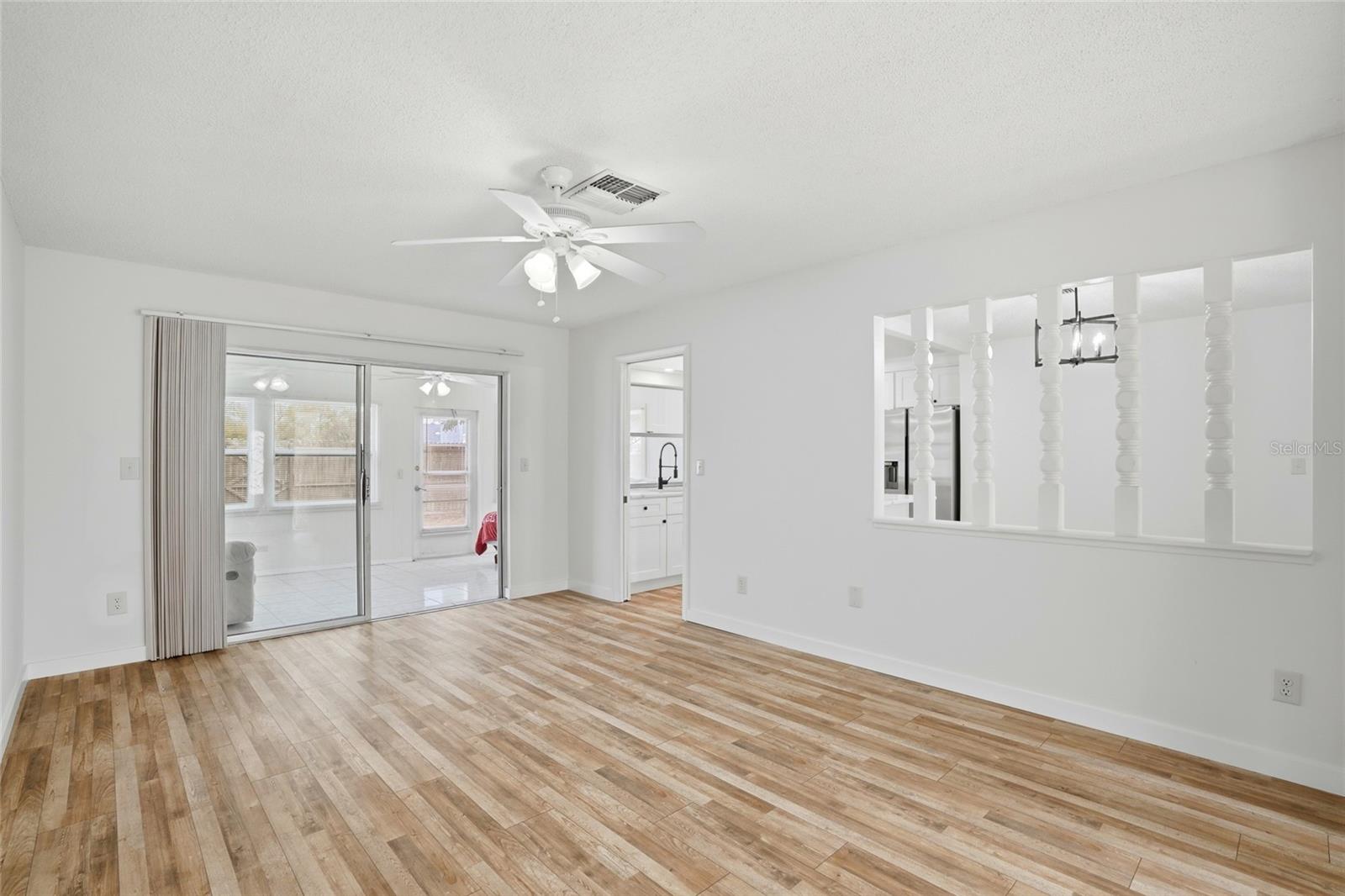 Image 4 of 34 For 1978 Radcliffe Drive N