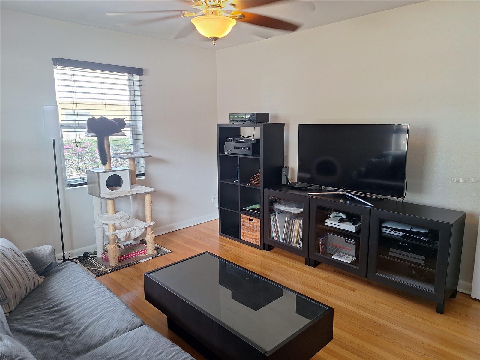 Image 22 of 28 For 401 Pegasus Avenue