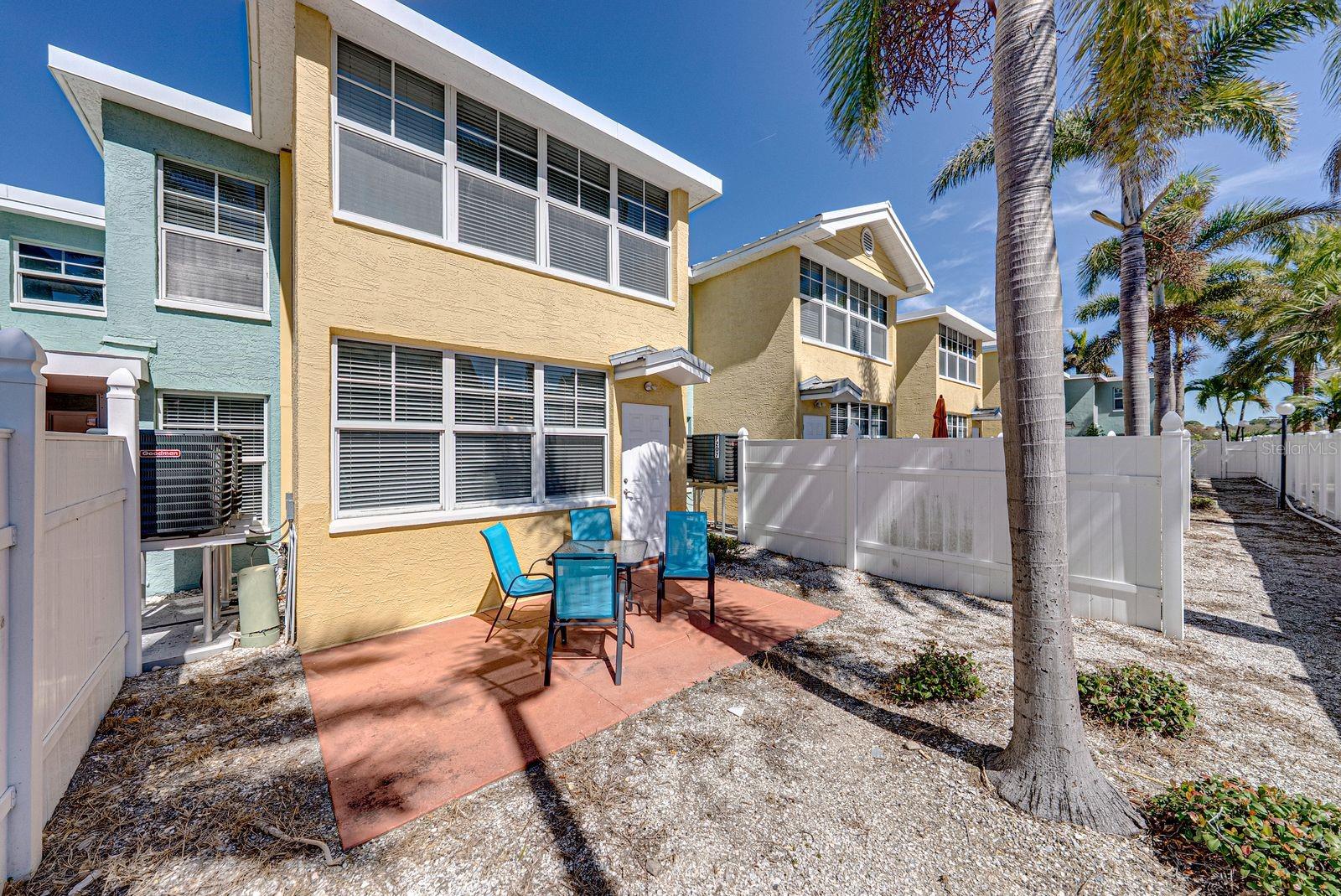 Image 28 of 56 For 19417 Gulf Boulevard F108