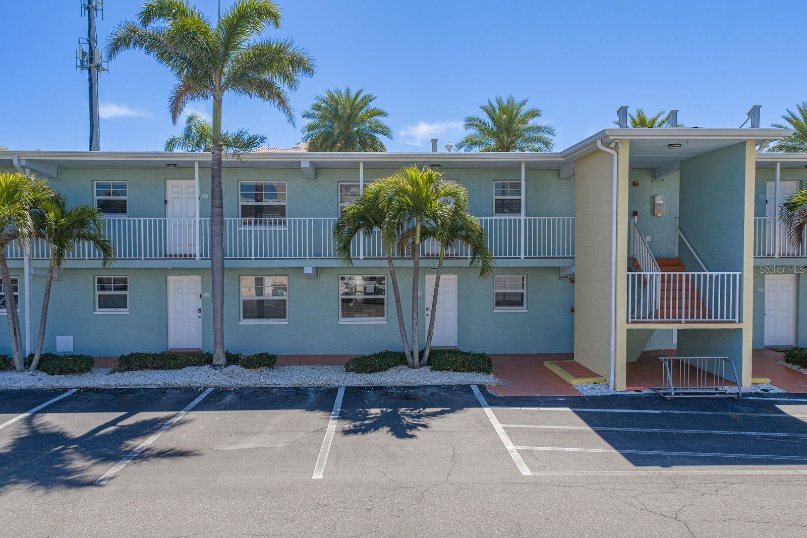 Image 8 of 56 For 19417 Gulf Boulevard F108