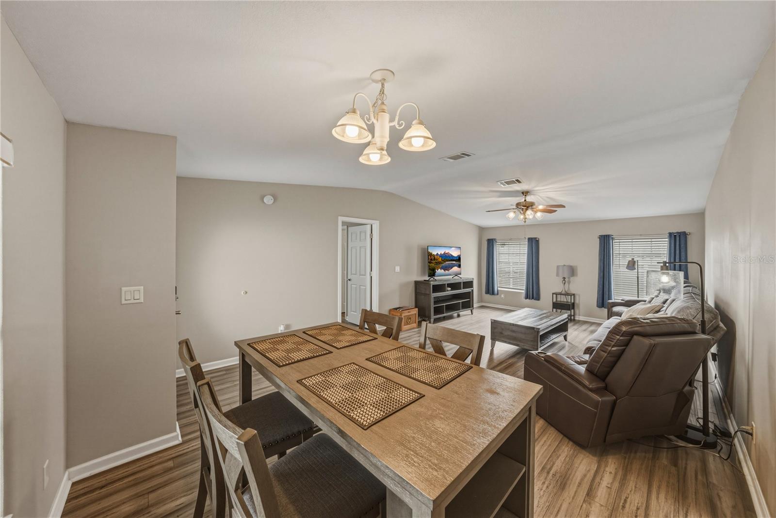 Image 14 of 52 For 37410 Neukom Avenue