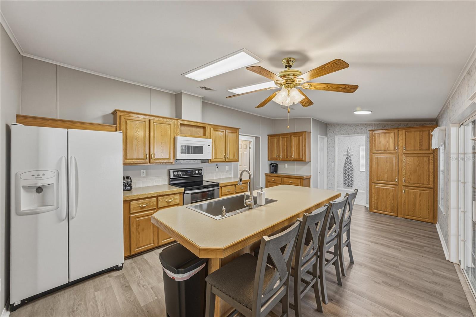 Image 15 of 52 For 37410 Neukom Avenue