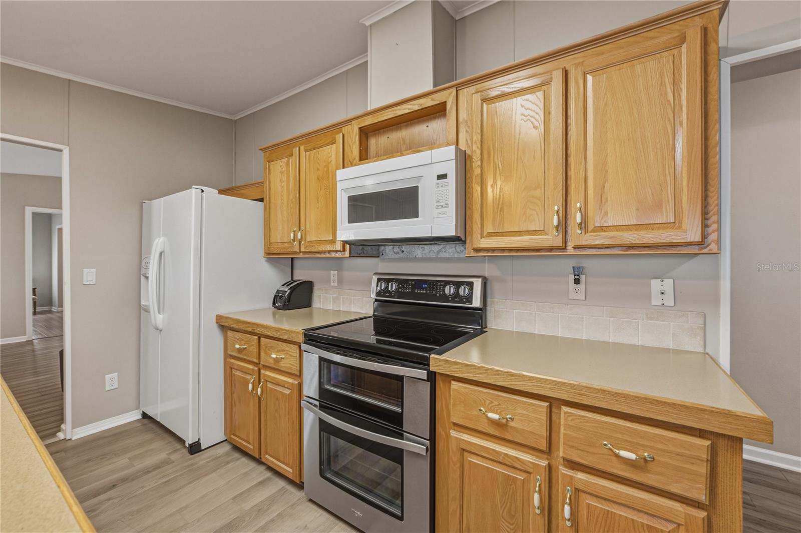 Image 18 of 52 For 37410 Neukom Avenue