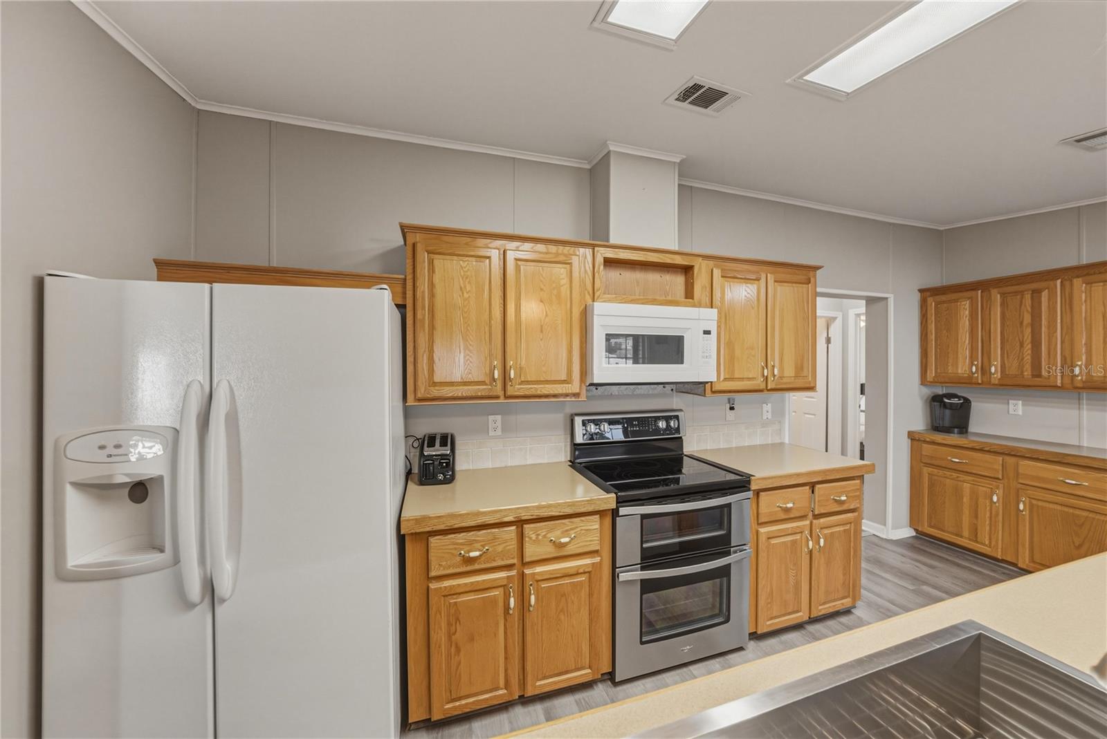 Image 21 of 52 For 37410 Neukom Avenue