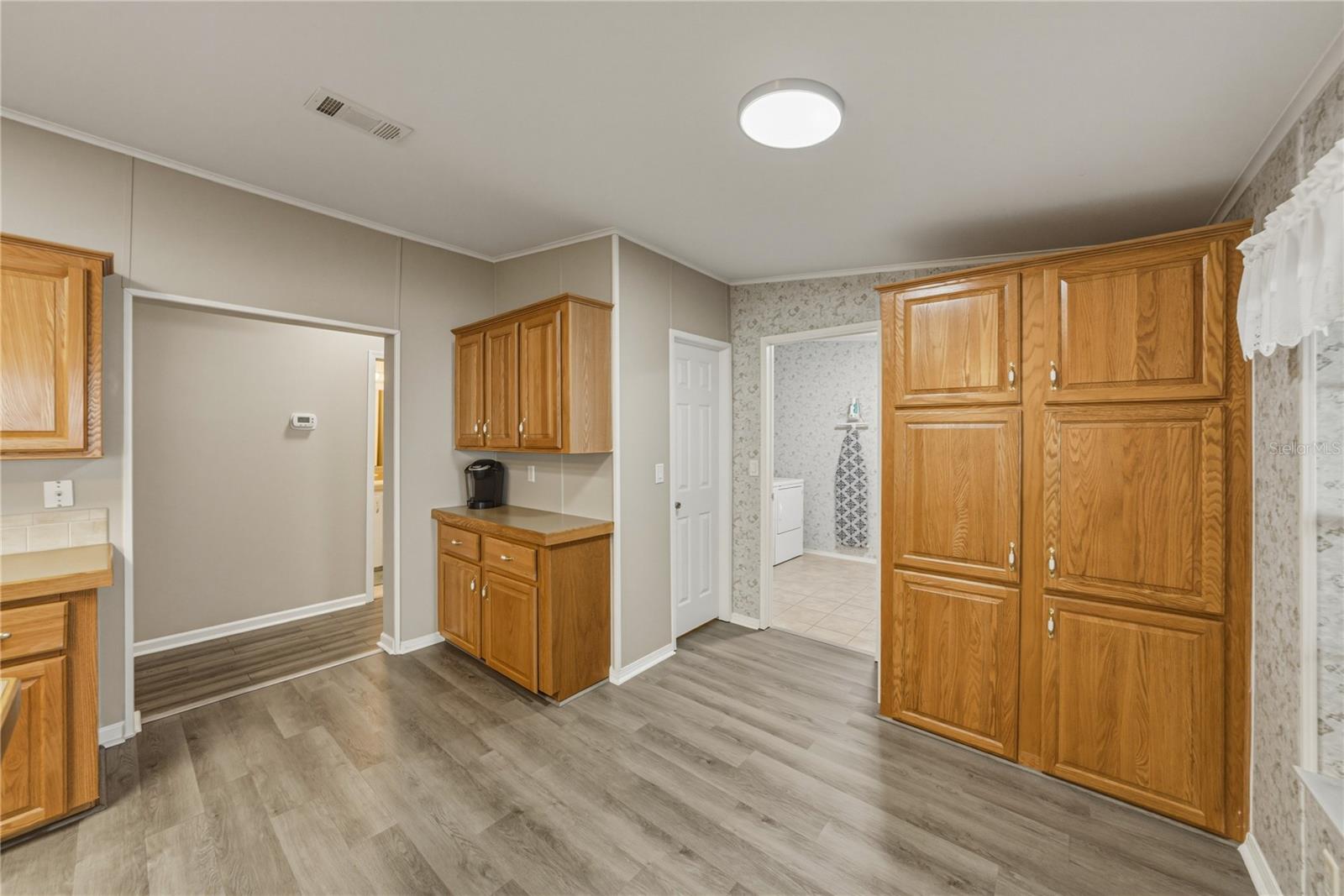 Image 22 of 52 For 37410 Neukom Avenue