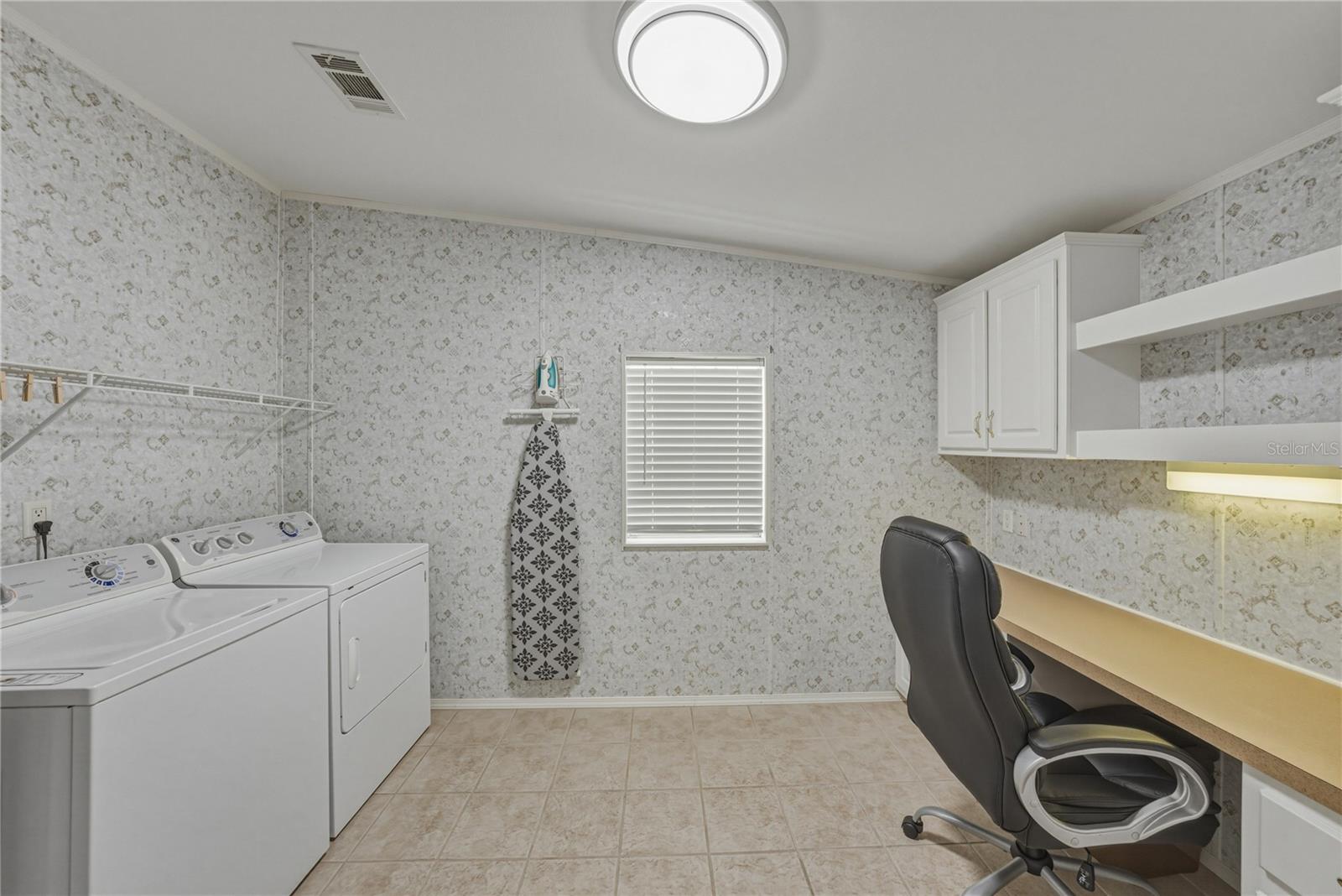 Image 23 of 52 For 37410 Neukom Avenue