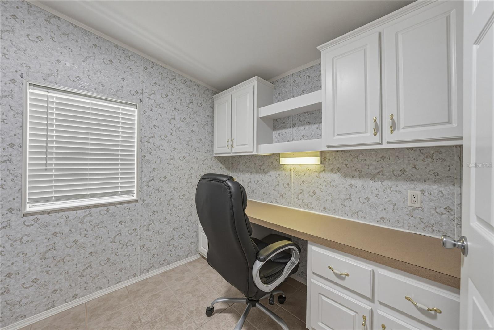 Image 24 of 52 For 37410 Neukom Avenue