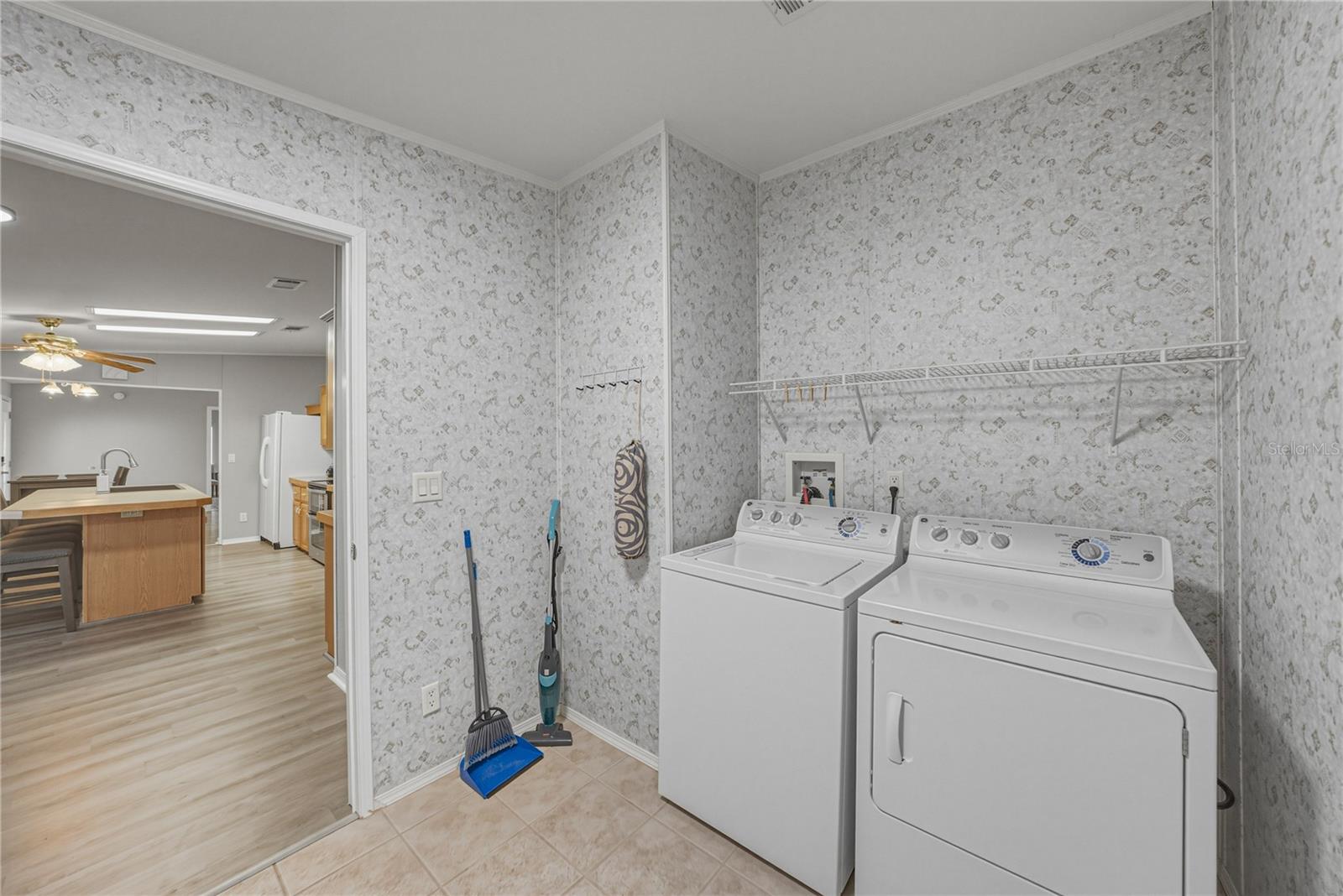 Image 25 of 52 For 37410 Neukom Avenue