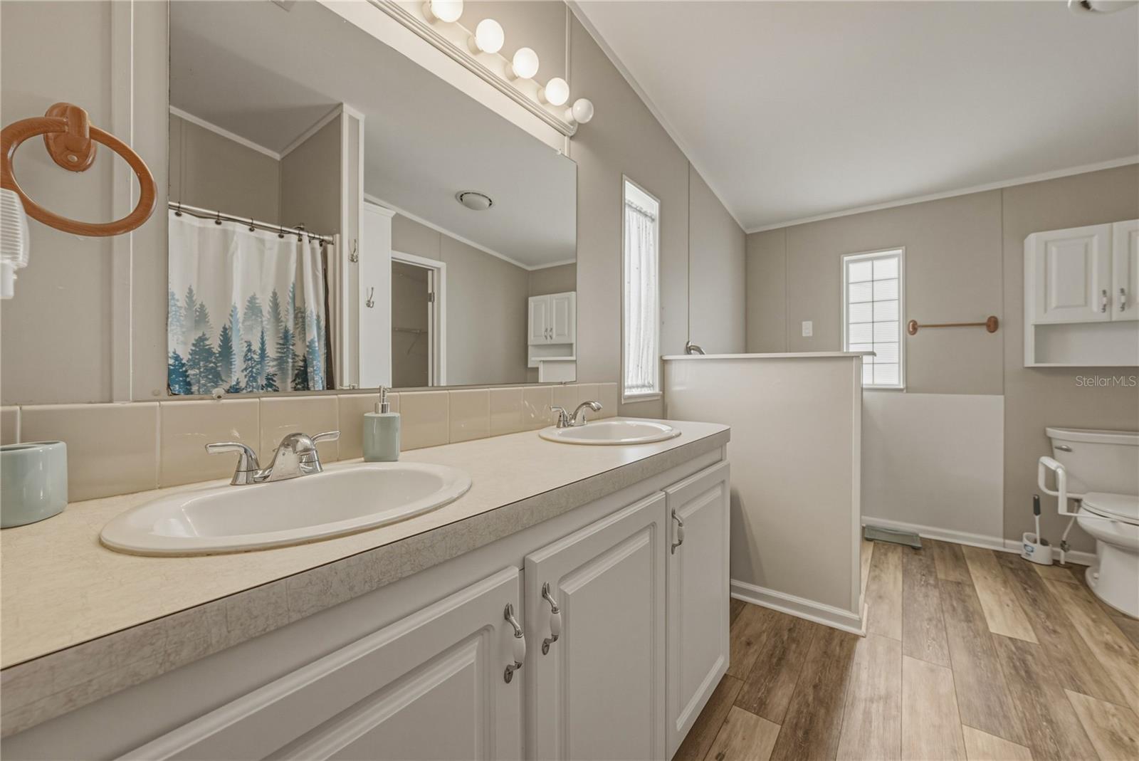 Image 29 of 52 For 37410 Neukom Avenue