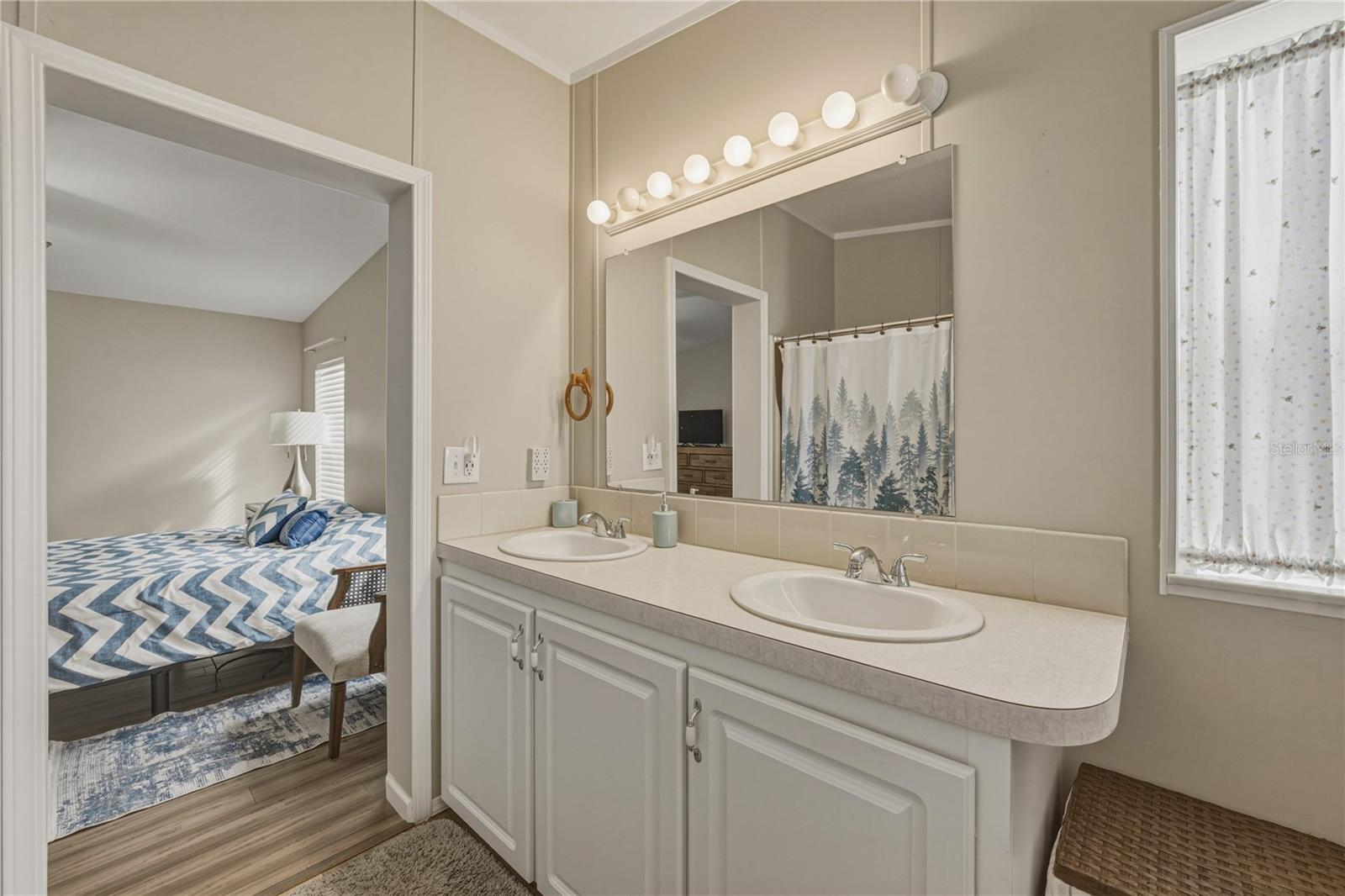 Image 30 of 52 For 37410 Neukom Avenue