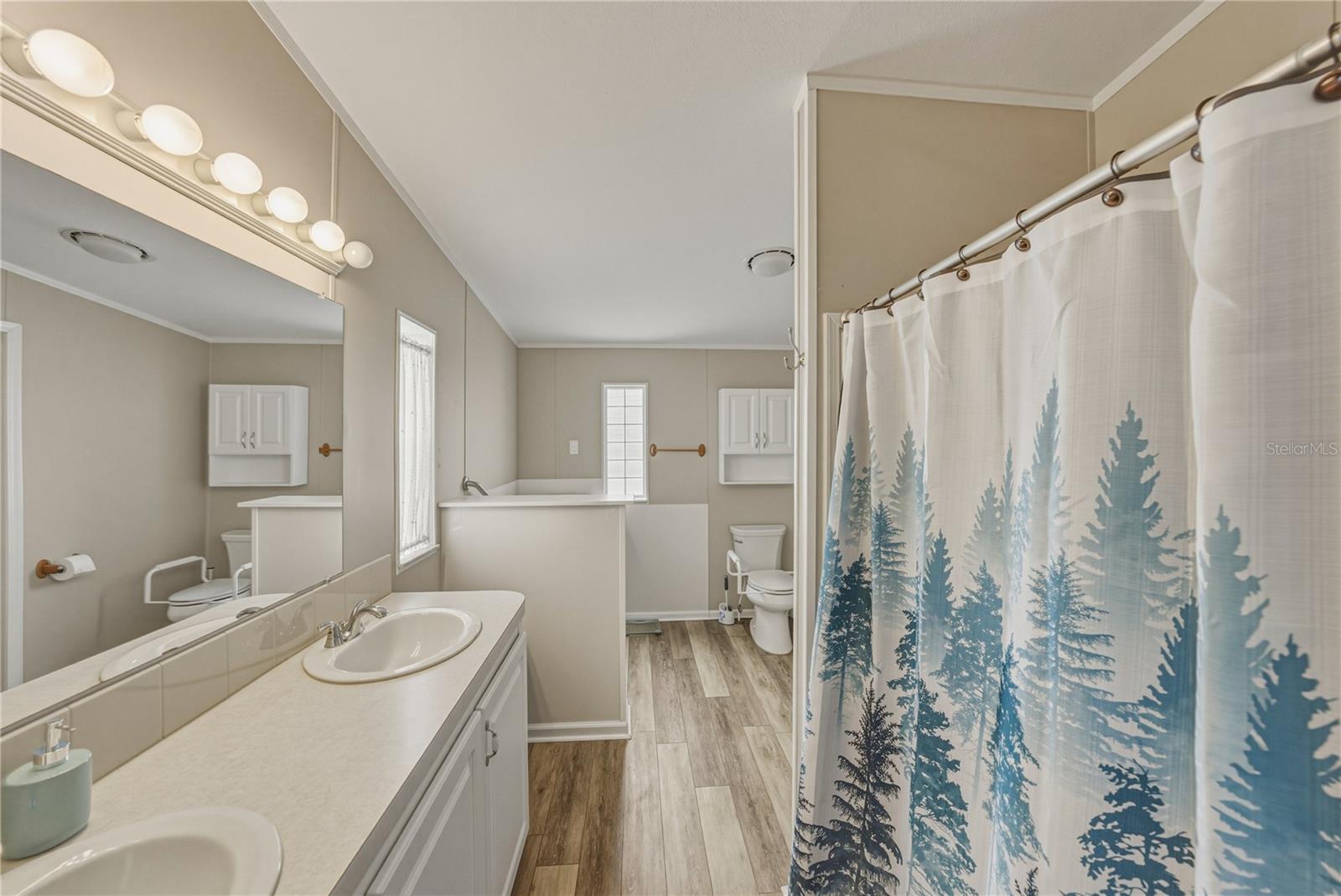 Image 31 of 52 For 37410 Neukom Avenue