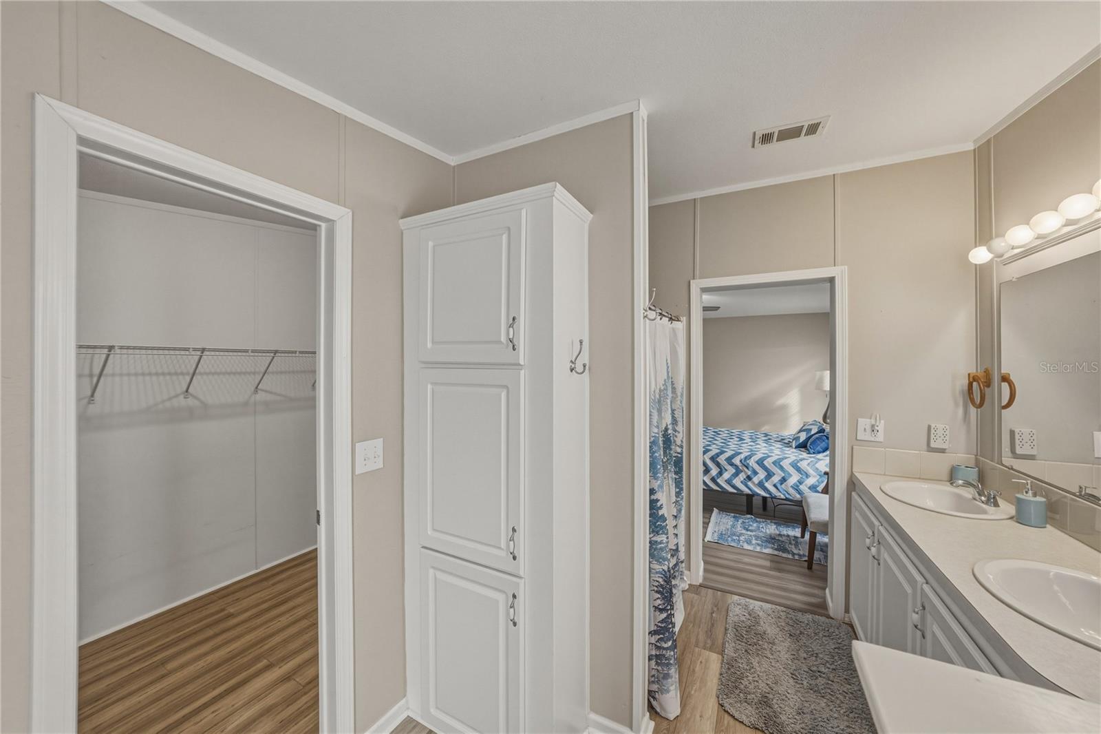 Image 33 of 52 For 37410 Neukom Avenue