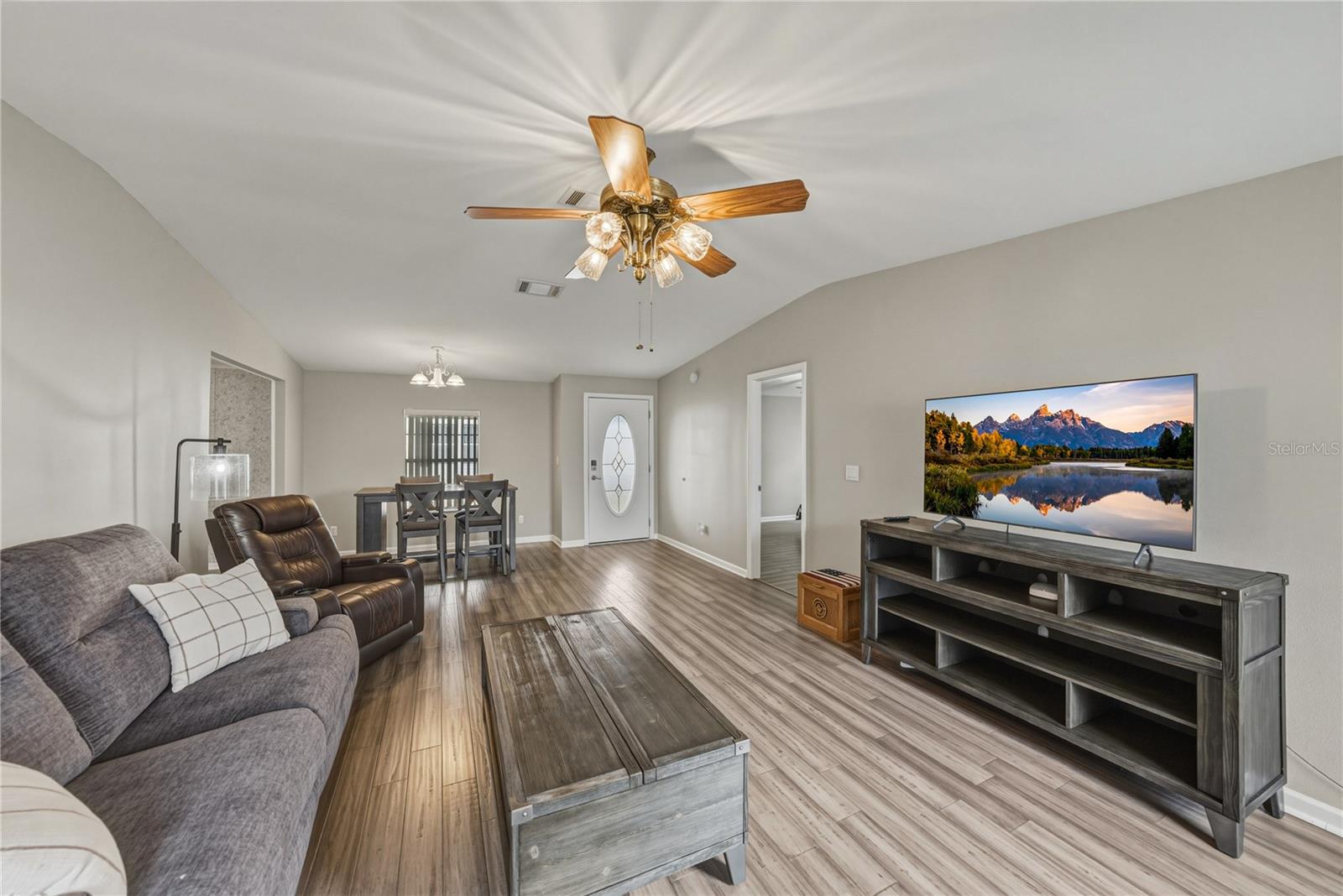 Image 9 of 52 For 37410 Neukom Avenue