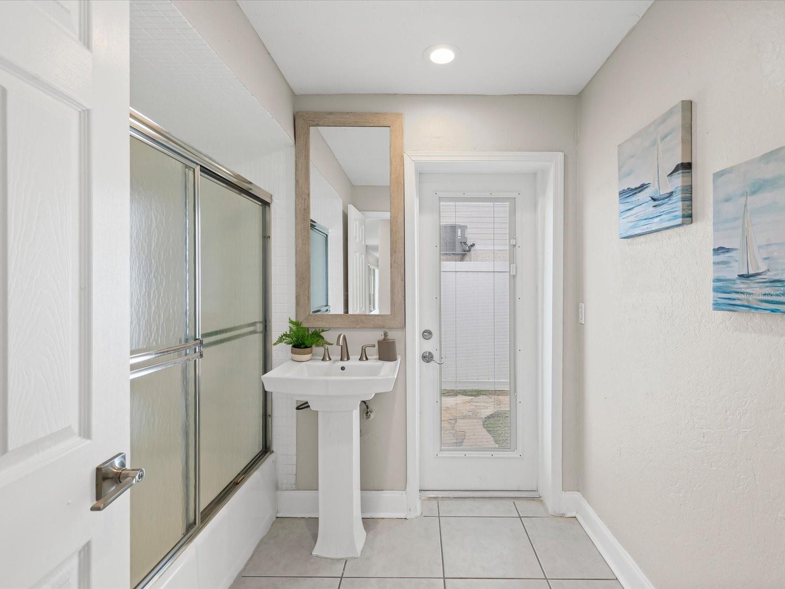 Listing photo id 8 for 441 Palm Island Ne