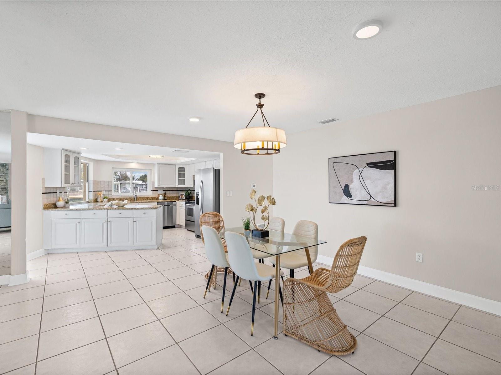 Listing photo id 14 for 441 Palm Island Ne