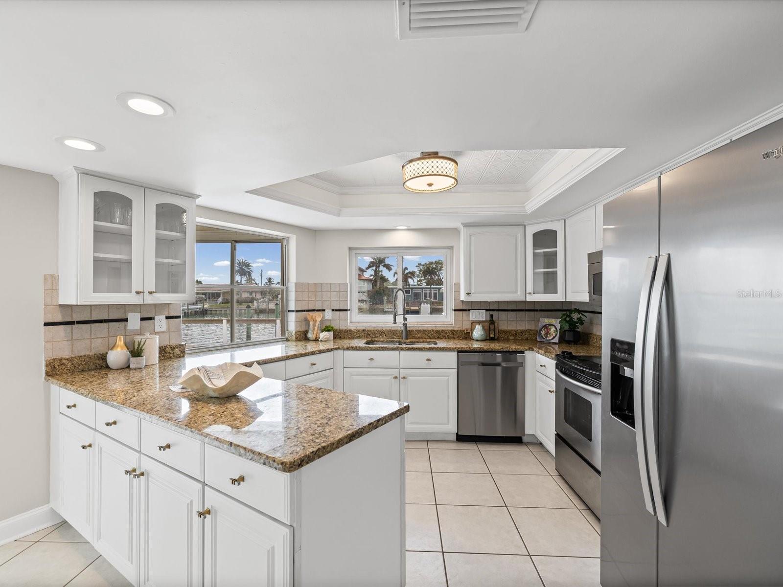 Listing photo id 17 for 441 Palm Island Ne