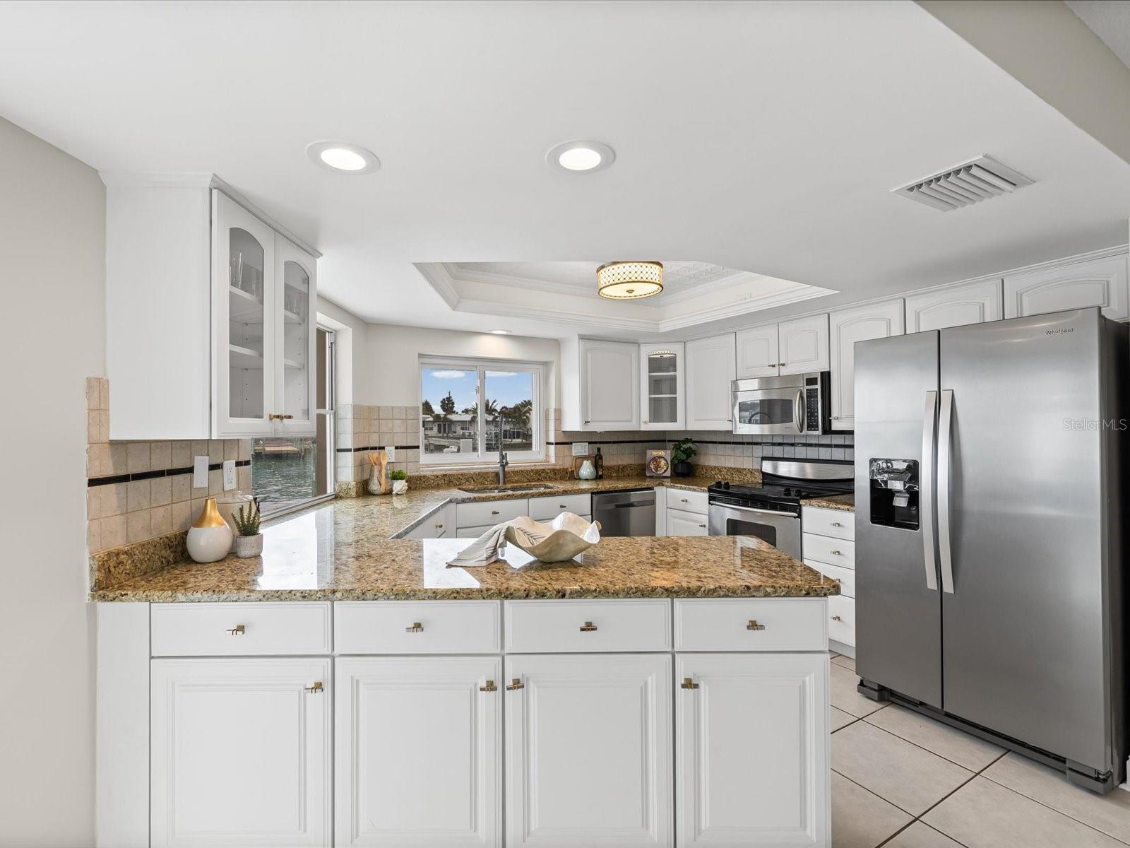 Listing photo id 18 for 441 Palm Island Ne