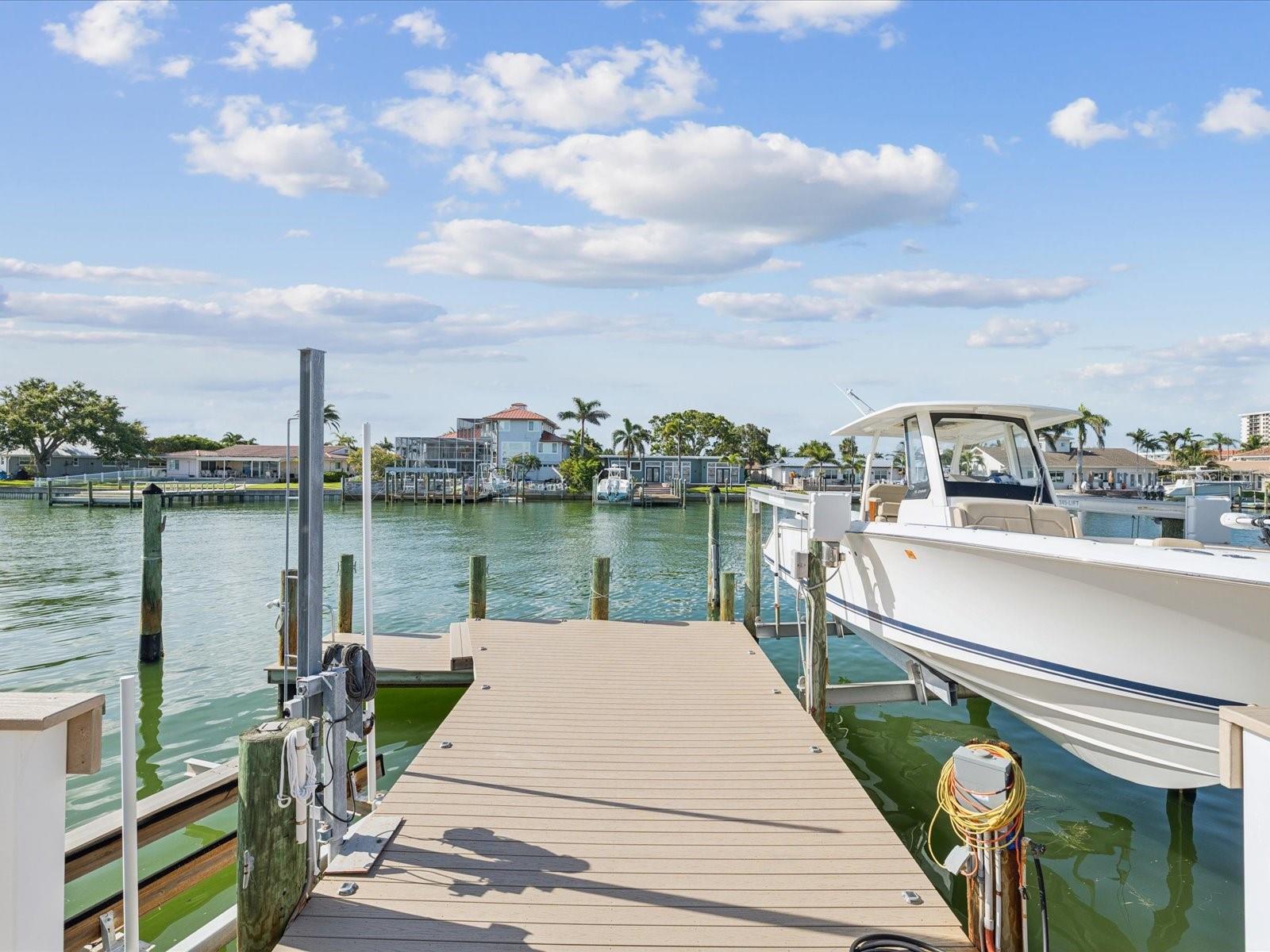 Listing photo id 41 for 441 Palm Island Ne