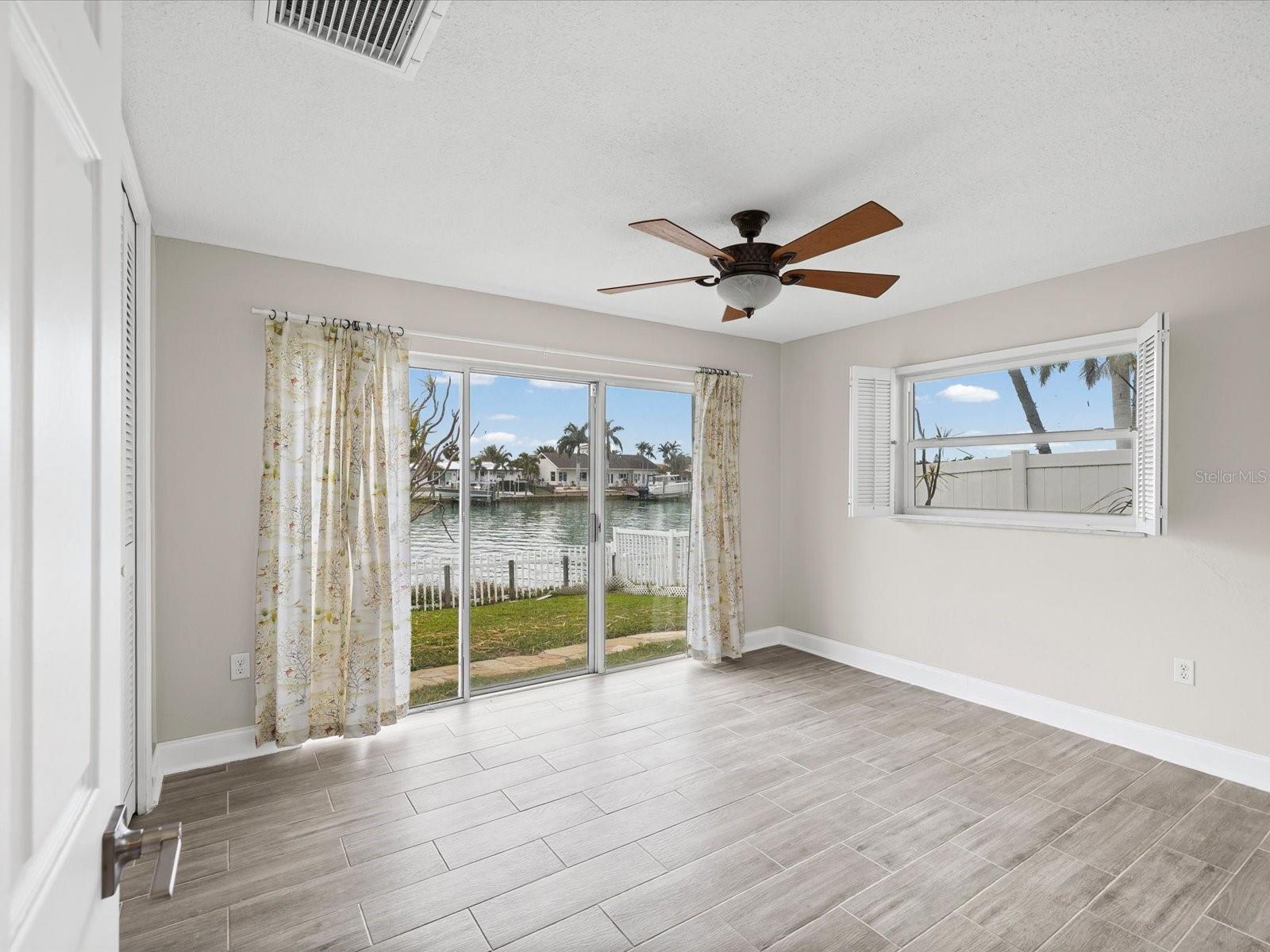 Listing photo id 6 for 441 Palm Island Ne