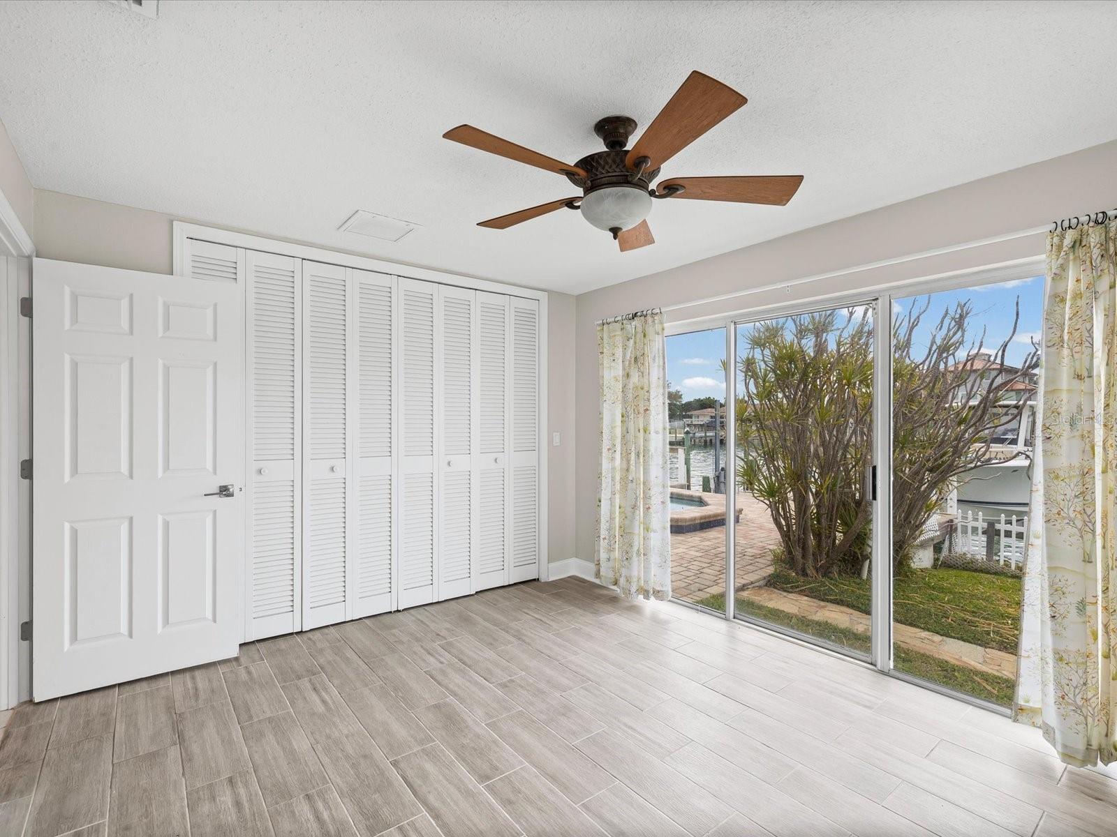 Listing photo id 7 for 441 Palm Island Ne